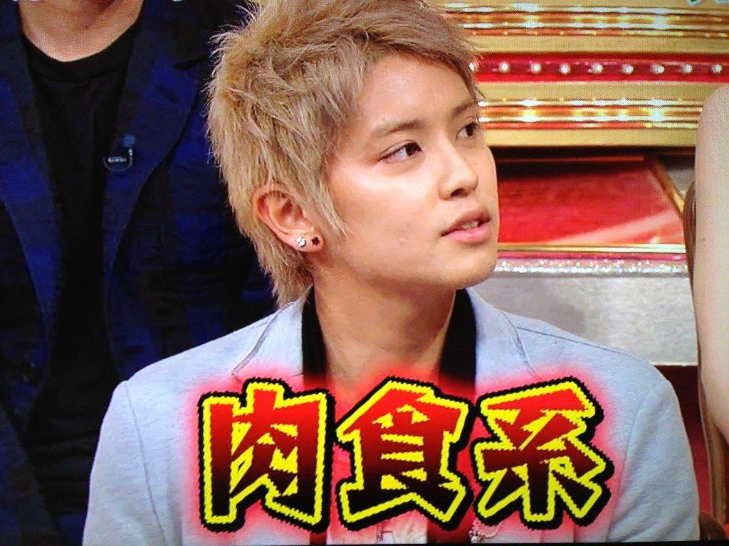 之前在節目上，手越祐也除了被揭是「肉食男子」而且還迷戀女高中生。（翻攝網路）