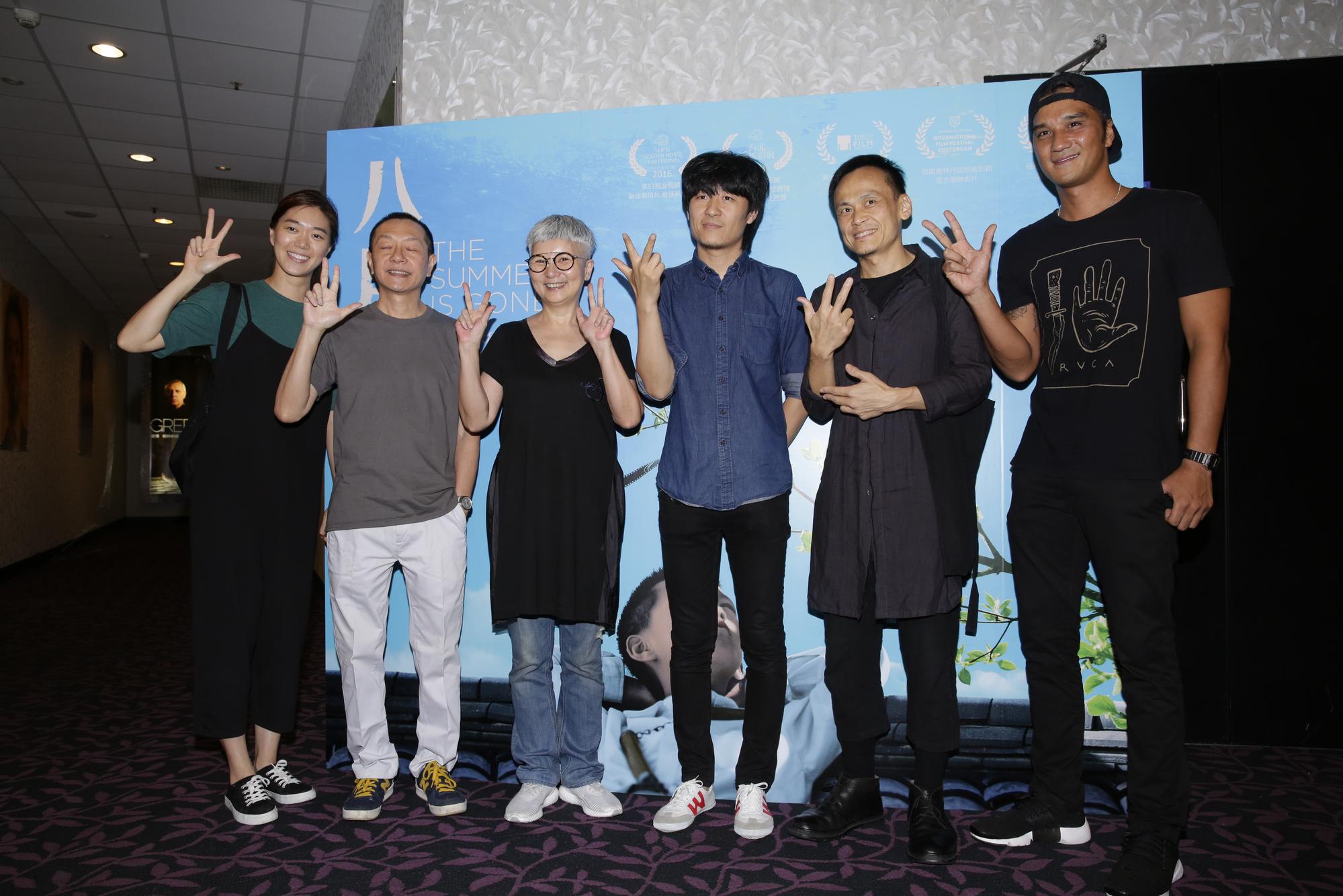 不少台灣影人如鄧九雲(左一)、李啟源(左二)、李烈(左三)、馬志翔(右一)、陳以文(右二)等人都來為張大磊站台,馬志翔更稱自己是來二刷的。