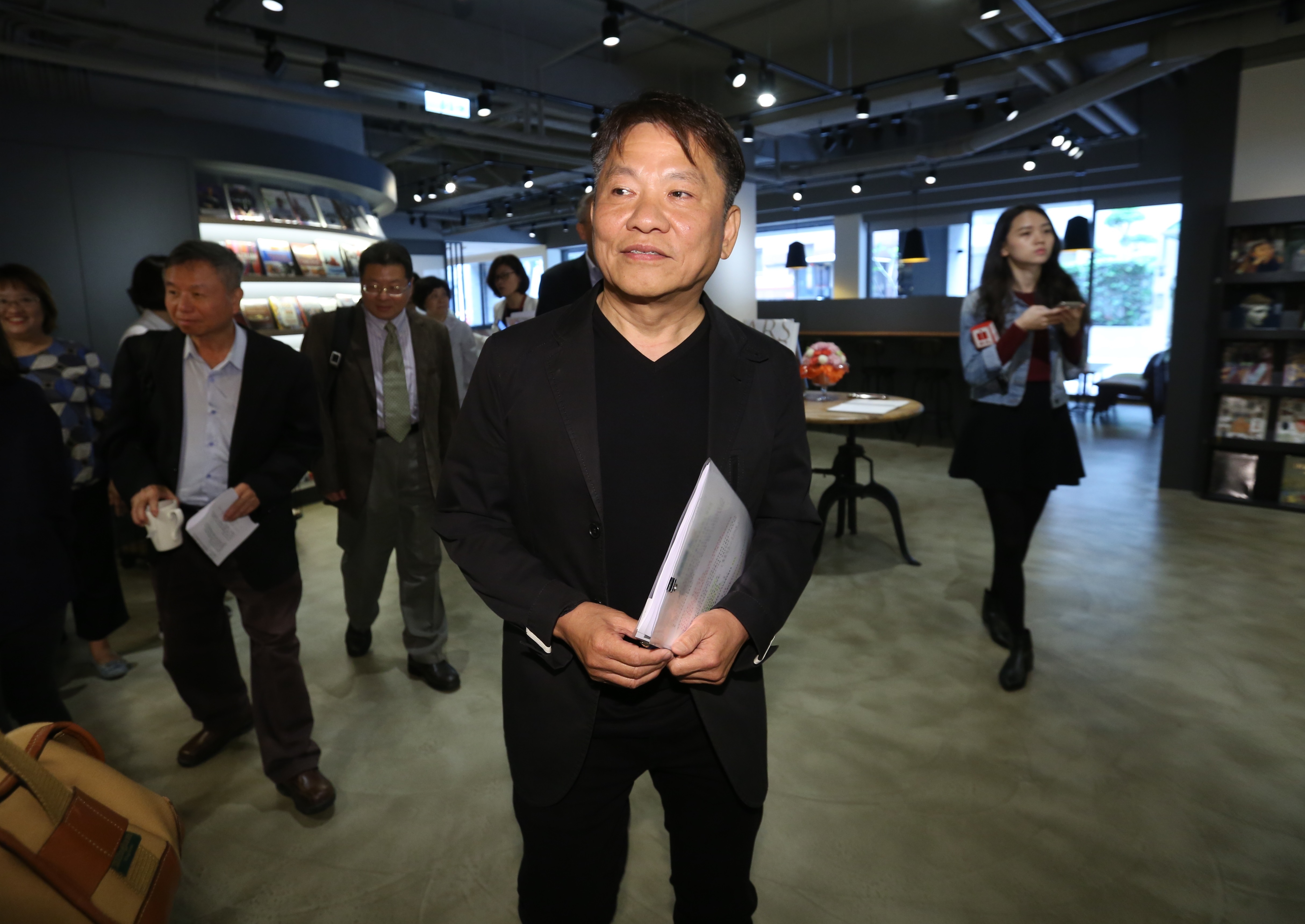 王品創辦人戴勝益退出董事會，將專注在公益事業經營。