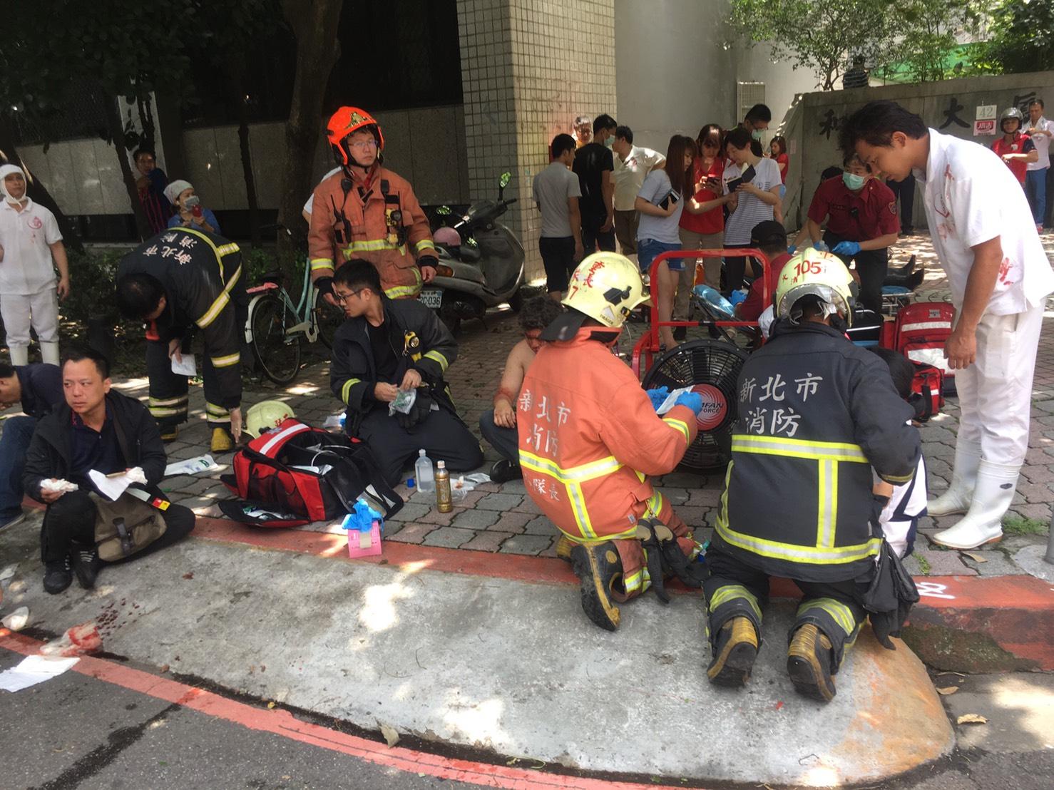 「玉膳坊頂級月子餐」工廠發生氣爆意外,警消出動大量人力救援。