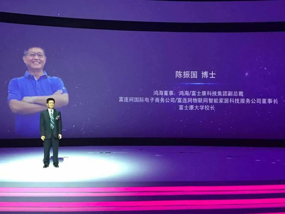 富士康科技集團副總裁陳振國表示,夏普擁有良好的技術資產,品牌資產;富士康則擁有製造工業的先進技術和進步的管理體制,今天的成績是2個品牌一起努力的結果。