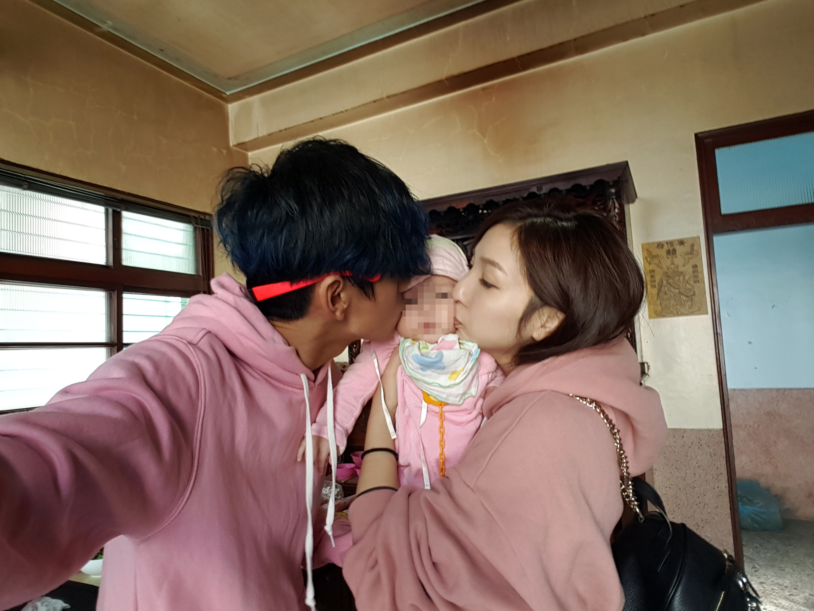 意外有了第3胎小女兒，阿翔表示，原本中意買下的南港3房空間不夠住。（時代創藝提供）