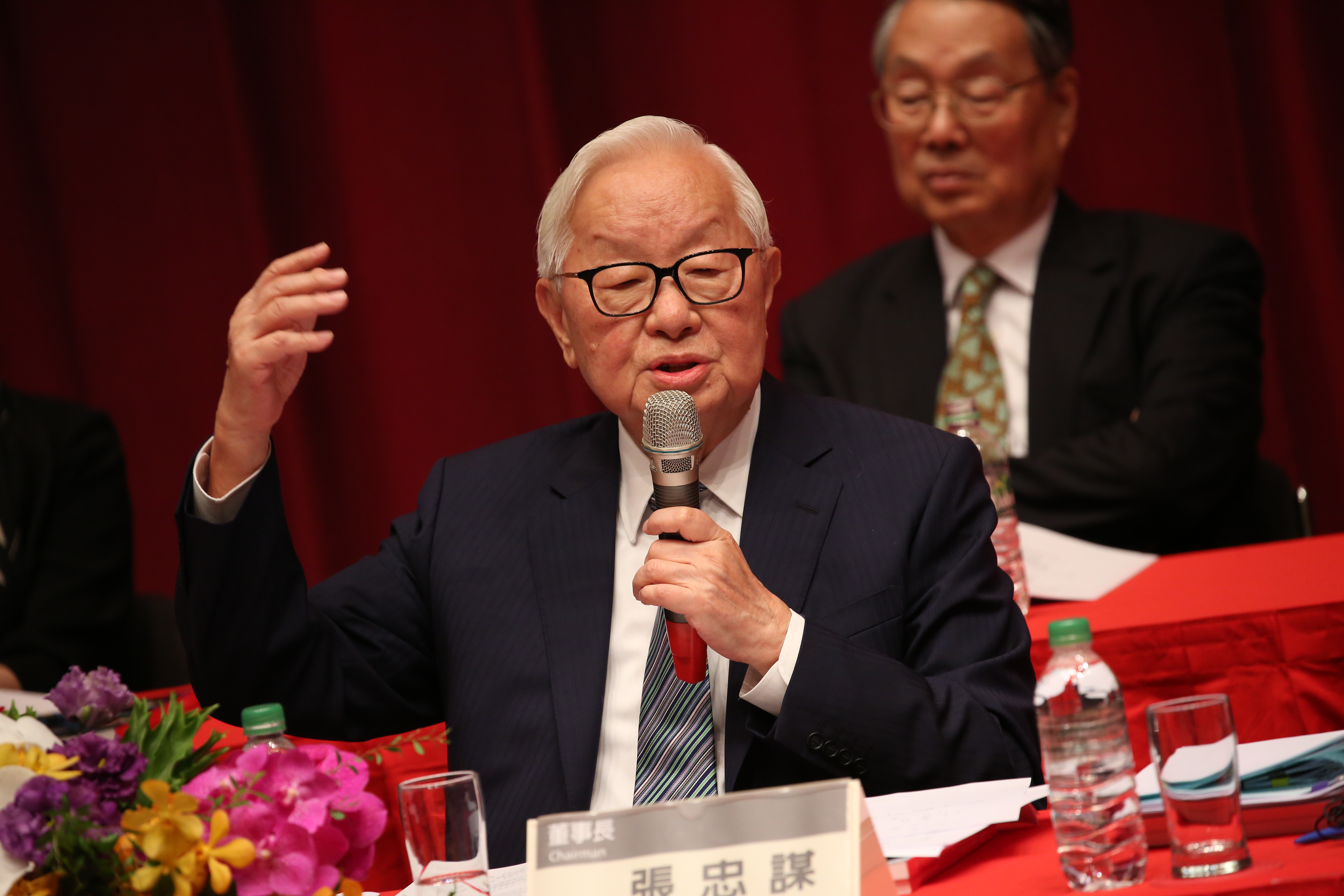 張忠謀希望台灣人多投資台積電。