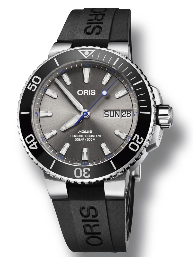 ORIS Aquis Hammerhead/功能:時、分、秒、日期、星期顯示/機芯:自動上鍊機芯/建議售價:NT$68,000(限量2,000只)