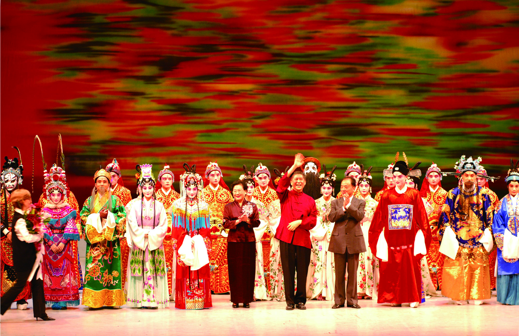 青春版《牡丹亭》2004年在台北首演,至今世界巡演289場,場場爆滿,總觀賞人次超過60萬。(許培鴻攝影、時報出版社提供)