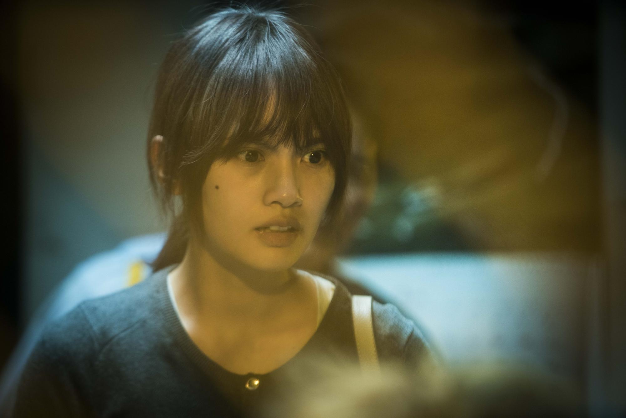楊丞琳在電影《紅衣小女孩2》特效化妝變成一位面容滄桑的社工師。