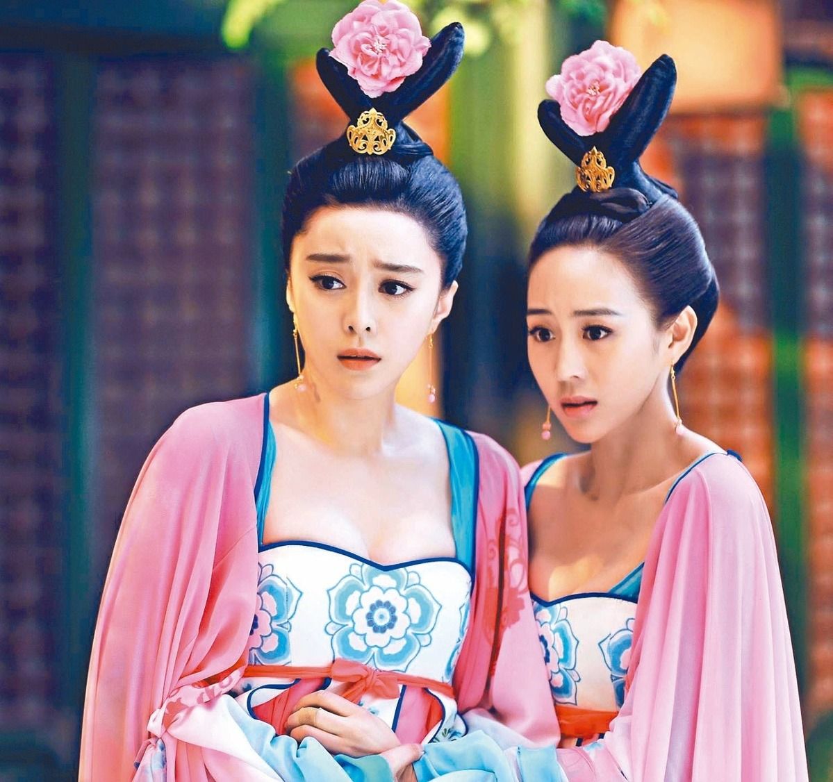 和范冰冰(左)合作《武媚娘傳奇》,張鈞甯(右)以柔美腹黑的反差演出,一腳踩穩中國市場。(中天提供)