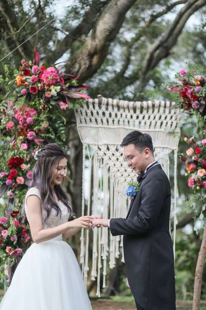 林雅萍為林飛帆戴上婚戒，許諾將共度餘生。