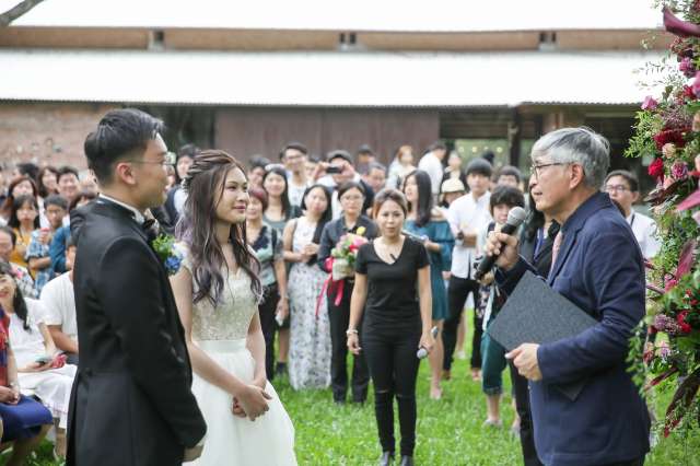 林飛帆和林雅萍完成終身大事，由導演柯一正證婚。