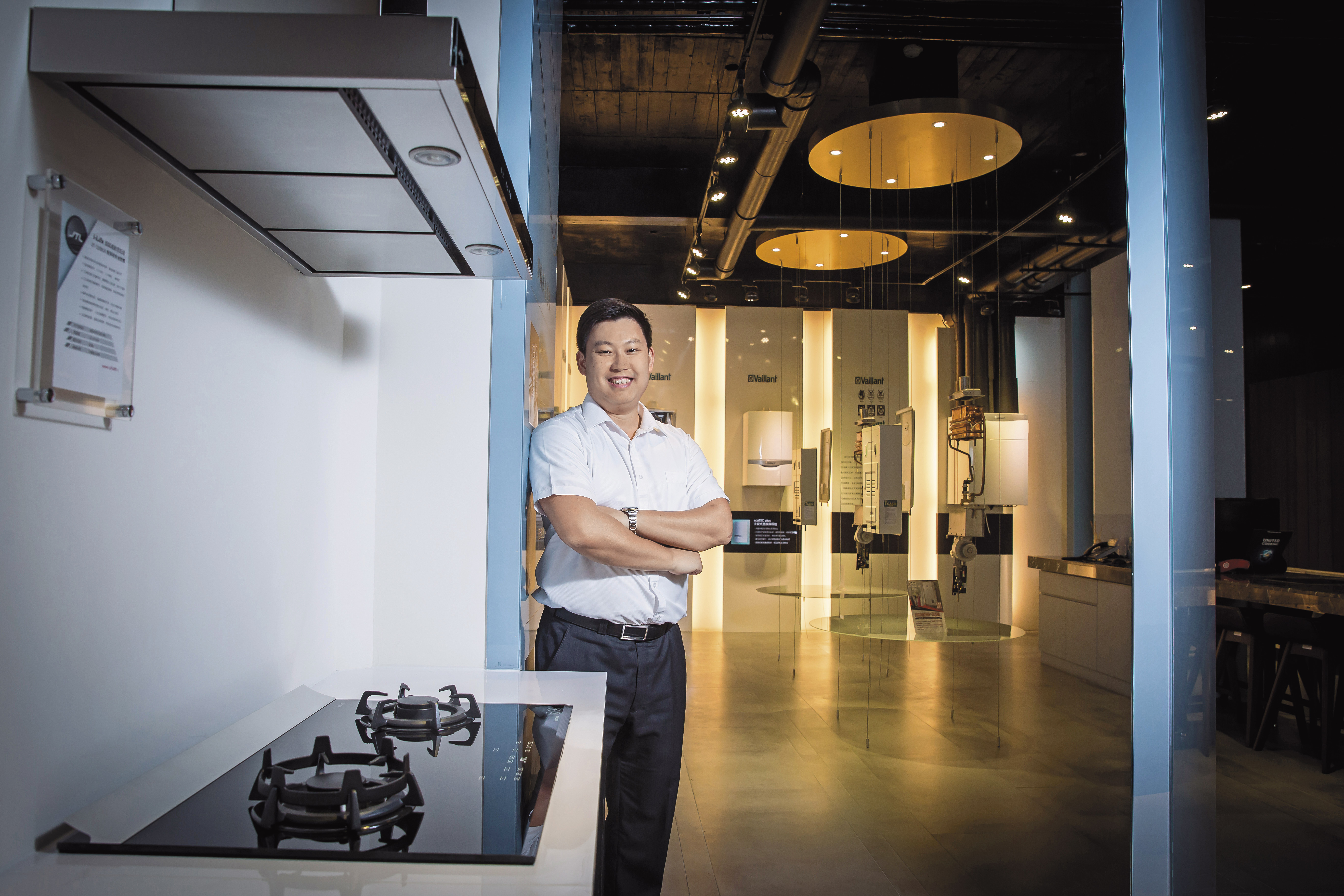 侯劭諺升任總經理後，針對銷量較弱的產品如瓦斯爐、排油煙機，積極研發新品，力圖擺脫雜牌王形象。