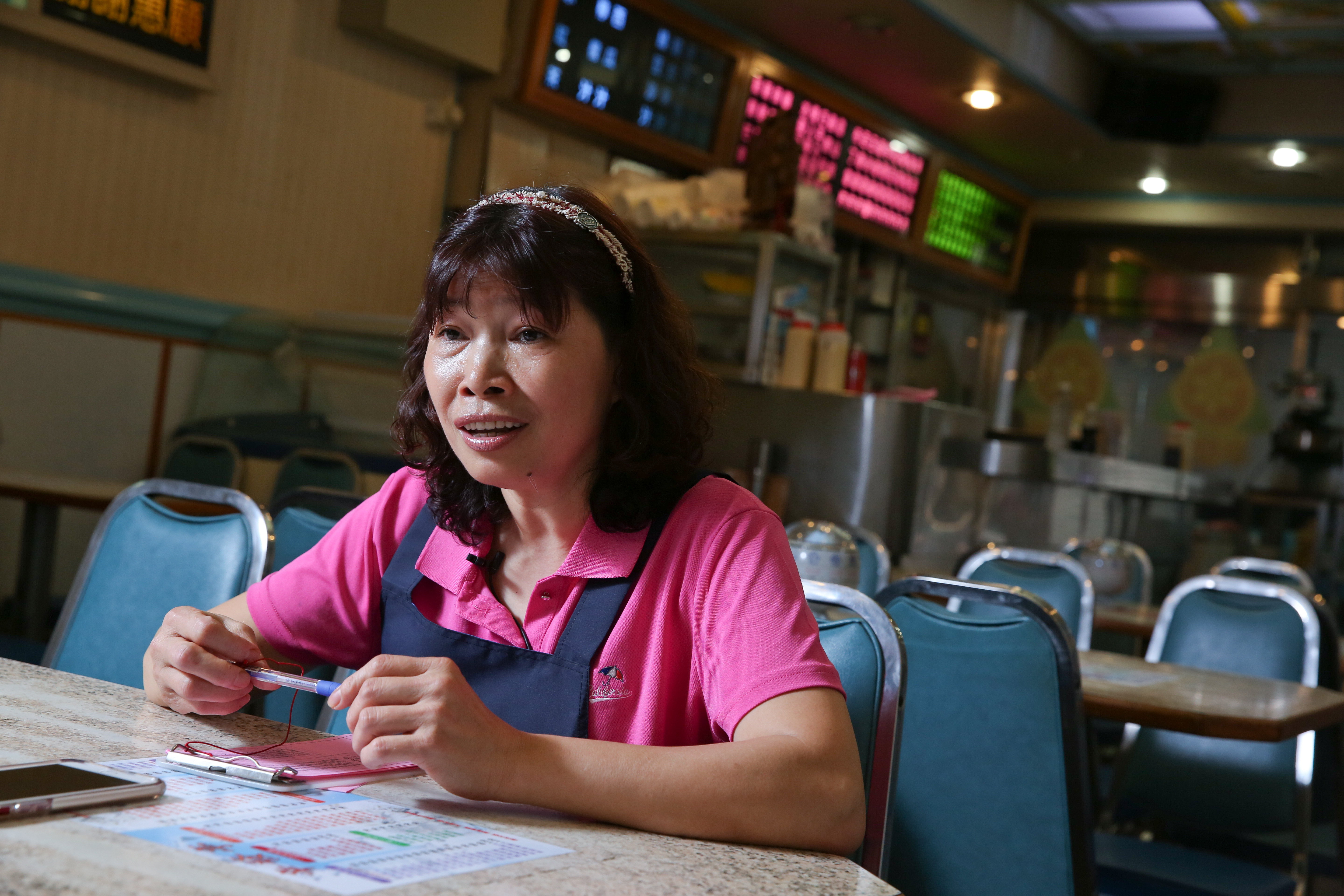 吳英淑高中畢業後北上工作，認識辛發亭第二代林志昌，1984年婚後，便在家幫忙賣冰。