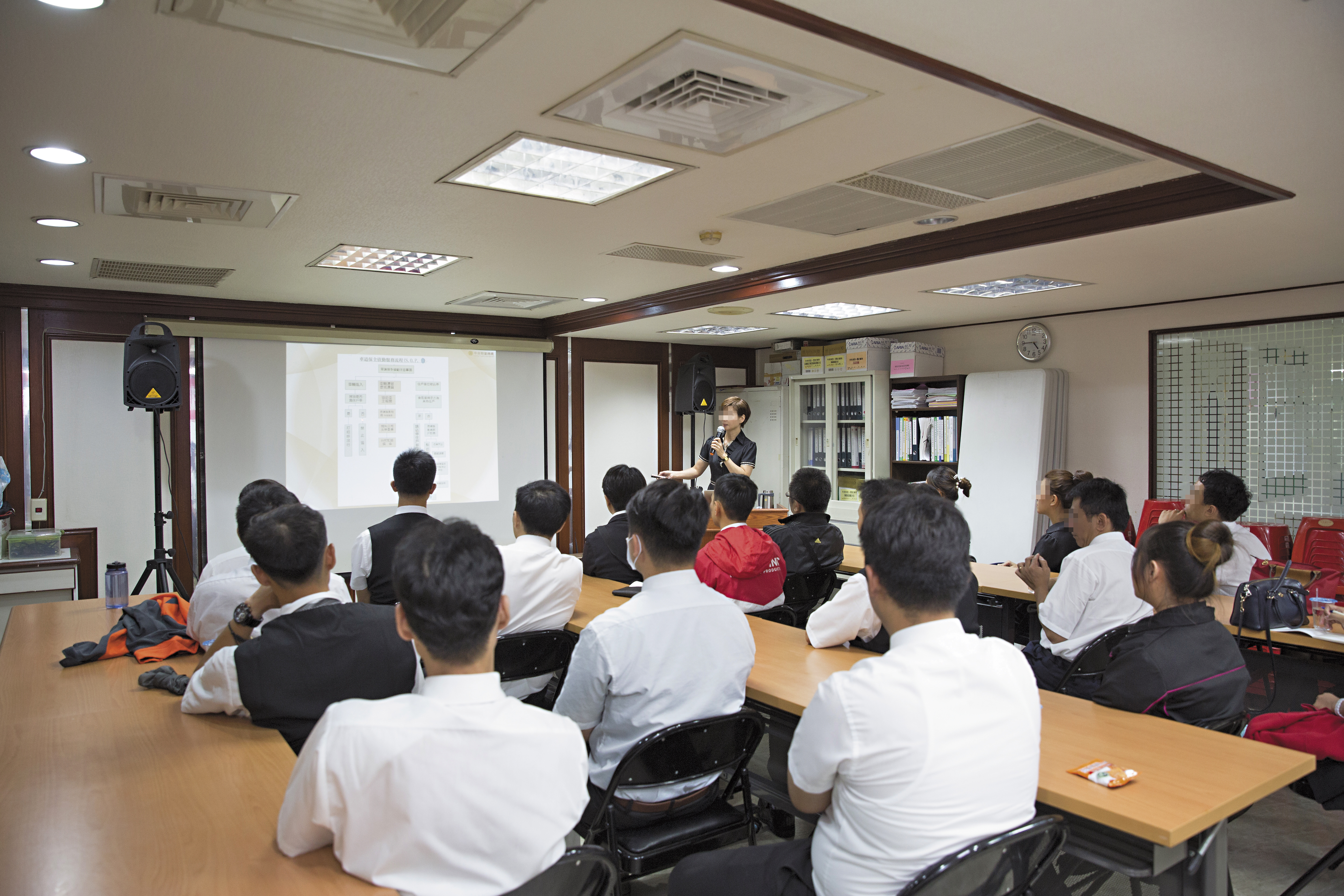 保全員的養成教育也需專業職前訓練，才能因應各種突發狀況，等於是各單位的門神，不可輕忽。