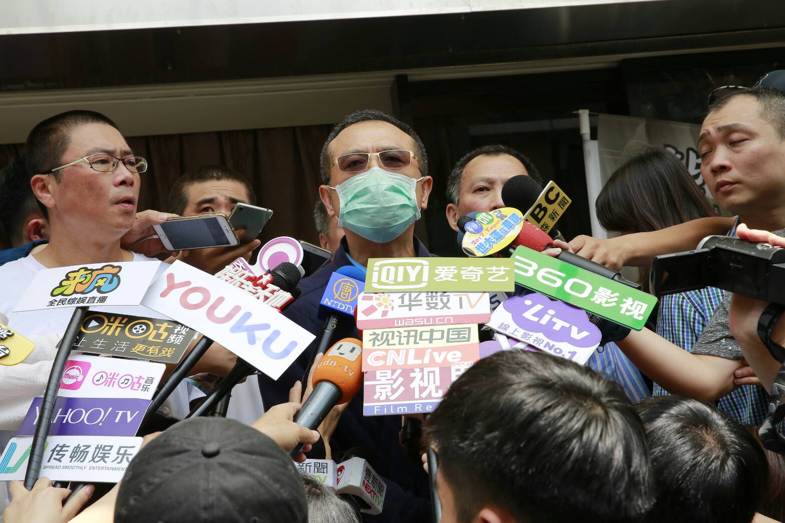 謝順福長期照料豬哥亮大小事，也是他的長子，是最有資格代表豬哥亮發言的人。