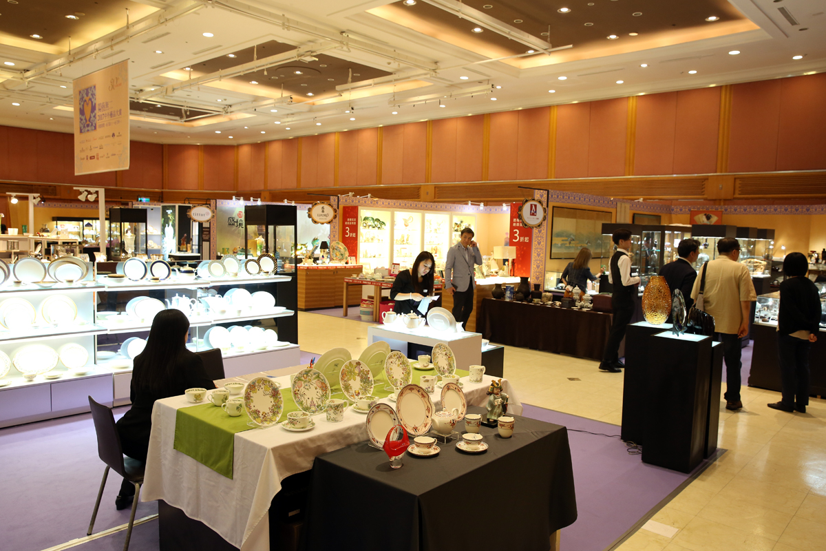 太平洋SOGO近期推出中外藝品展，共聚集10家廠商、20多個品牌。