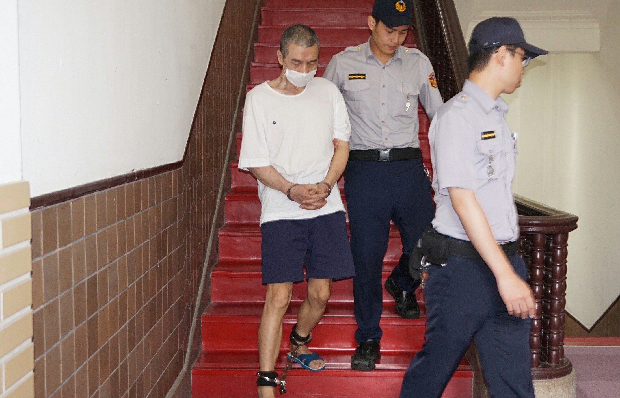 火車炸彈犯林英昌去年犯案造成24人輕重傷，一審遭判30年，今(13日)出庭要求交保。