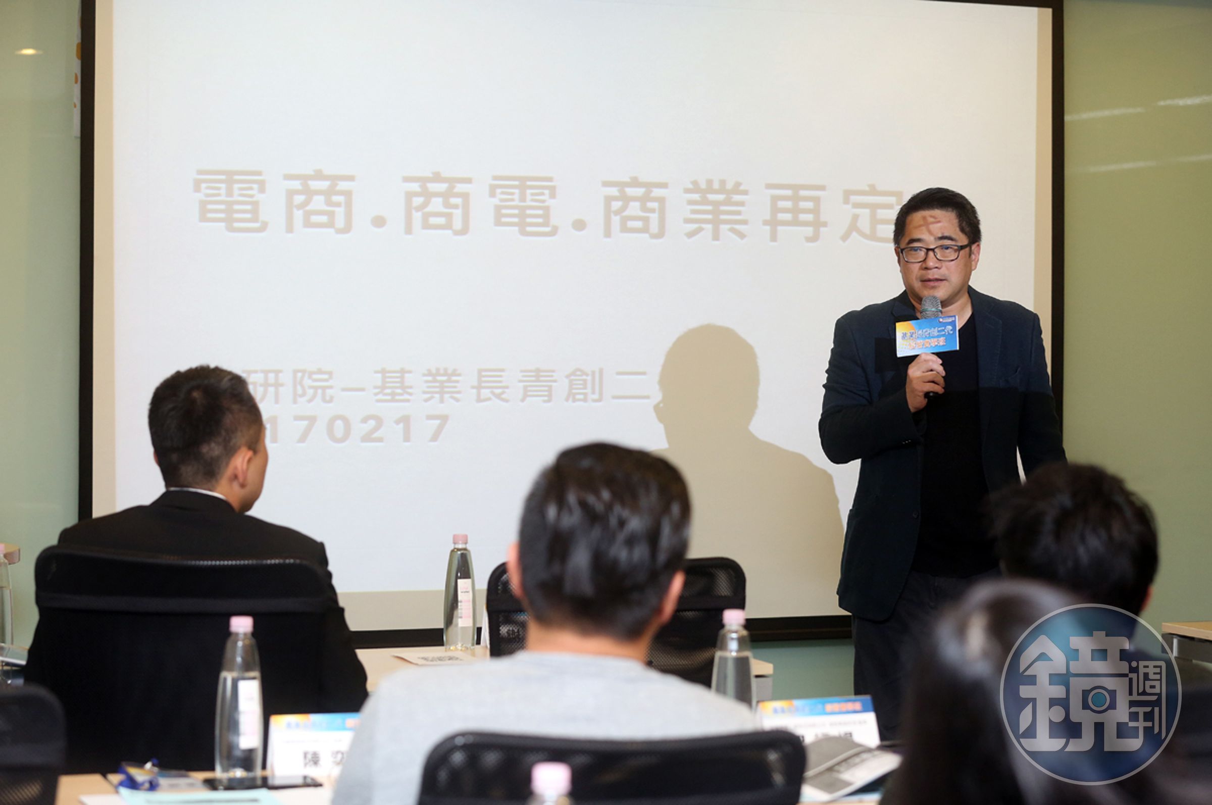 午餐王差點關門，直到PayEasy總經理林坤正牽線，才解決資金問題。
