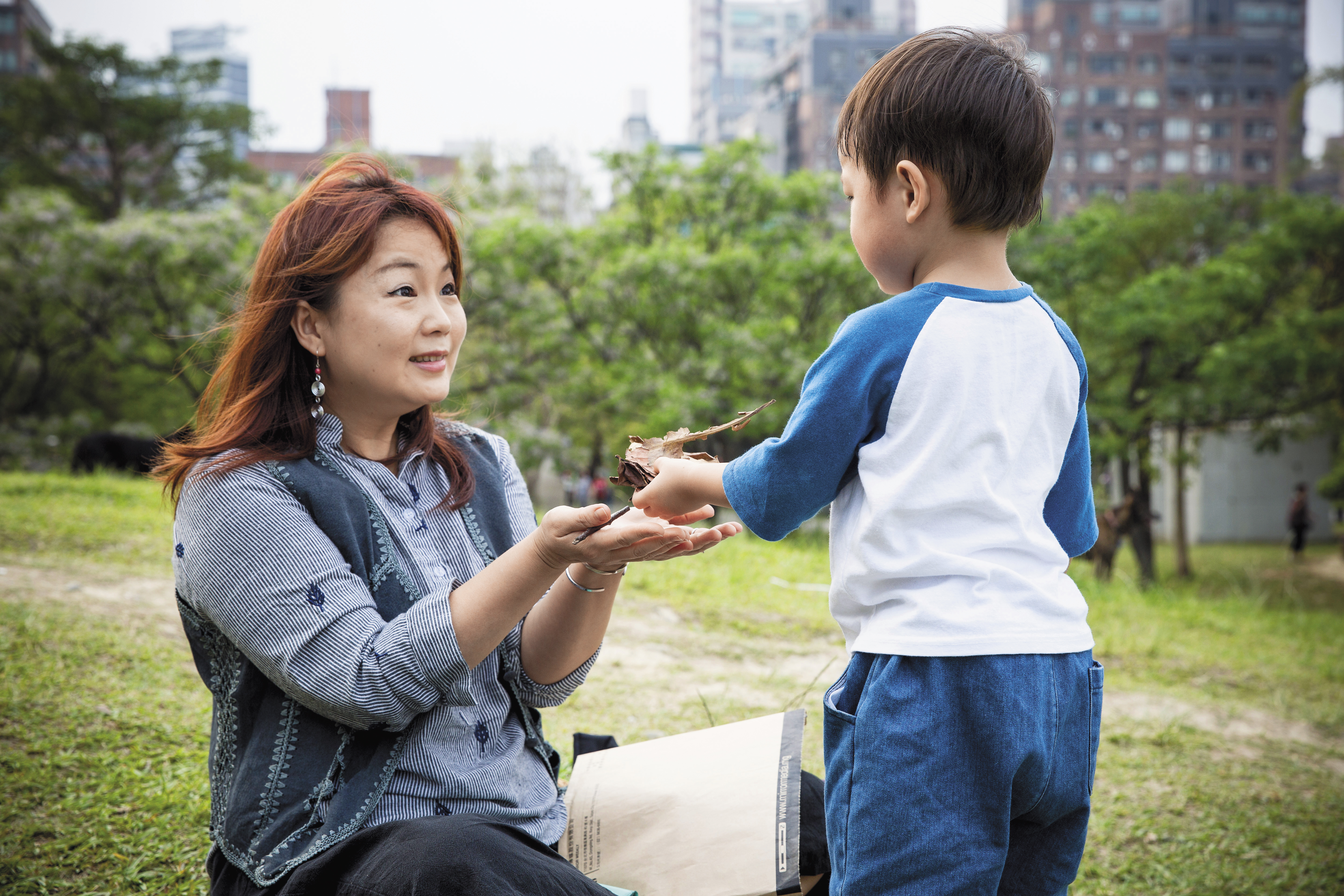唐媽媽說，自己從小希望得到母親關愛，但母親忙於工作和家務，無法做個全職母親，等到自己生孩子後，才懂得母親的為難。