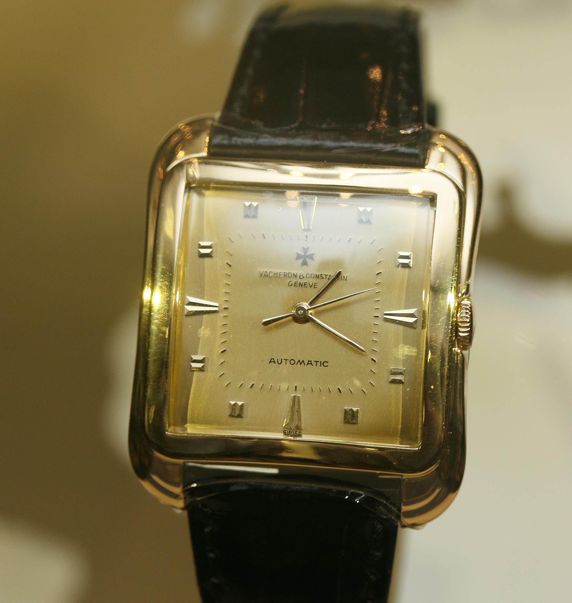 Ref.11988計時腕錶，1957年製作，型號為4737，定價NT$1,440,000。