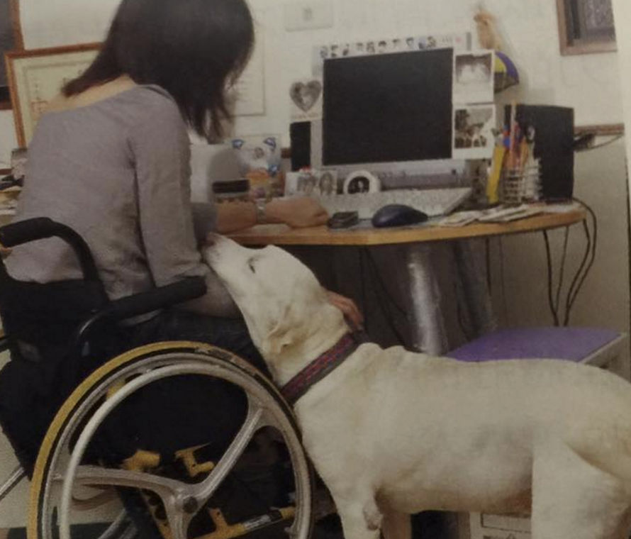 曹女生前常在臉書分享自己和「塔夫」的生活照。