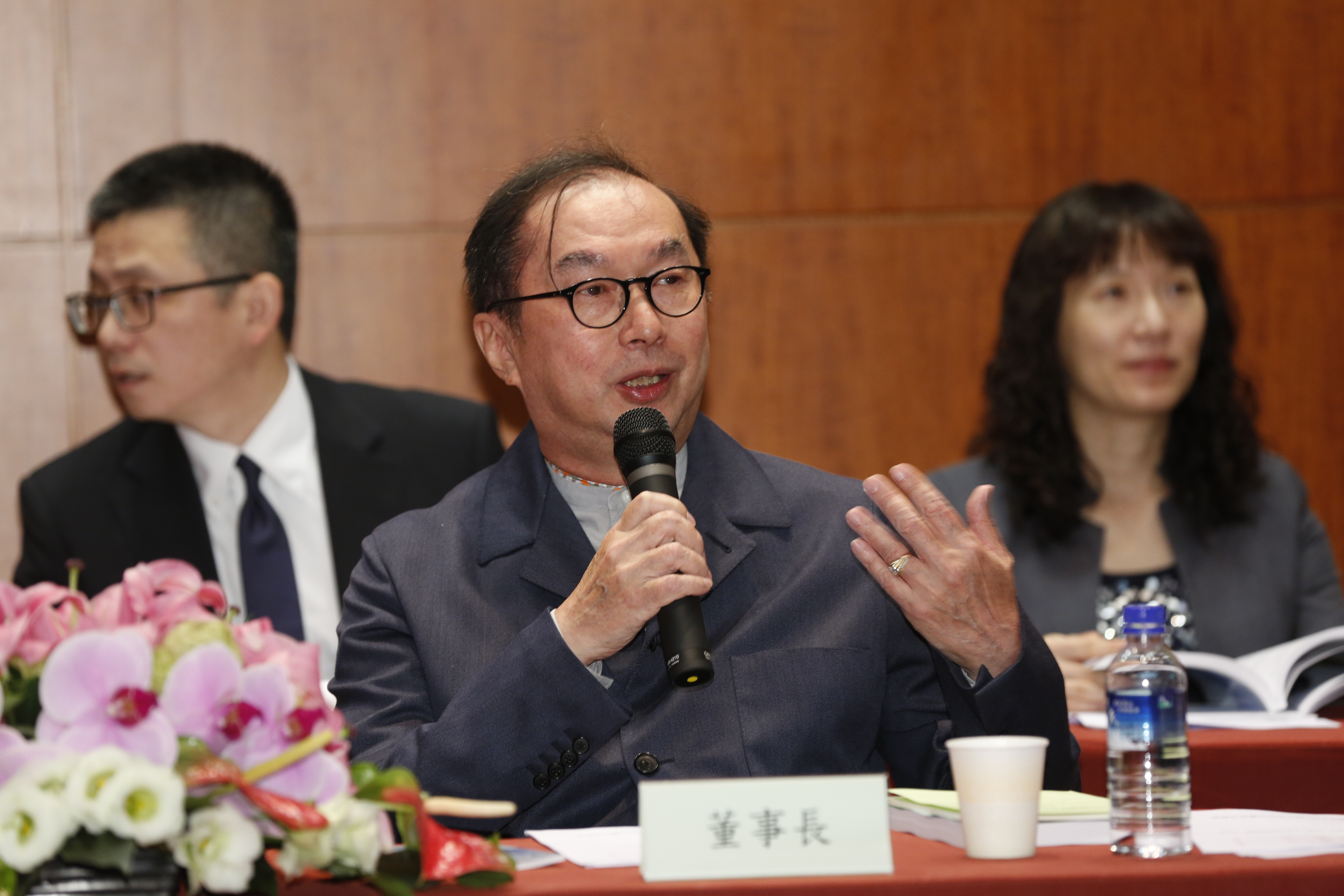 廣達董事長林百里（圖中）在股東會上表示，廣達仍會長期投資台灣。