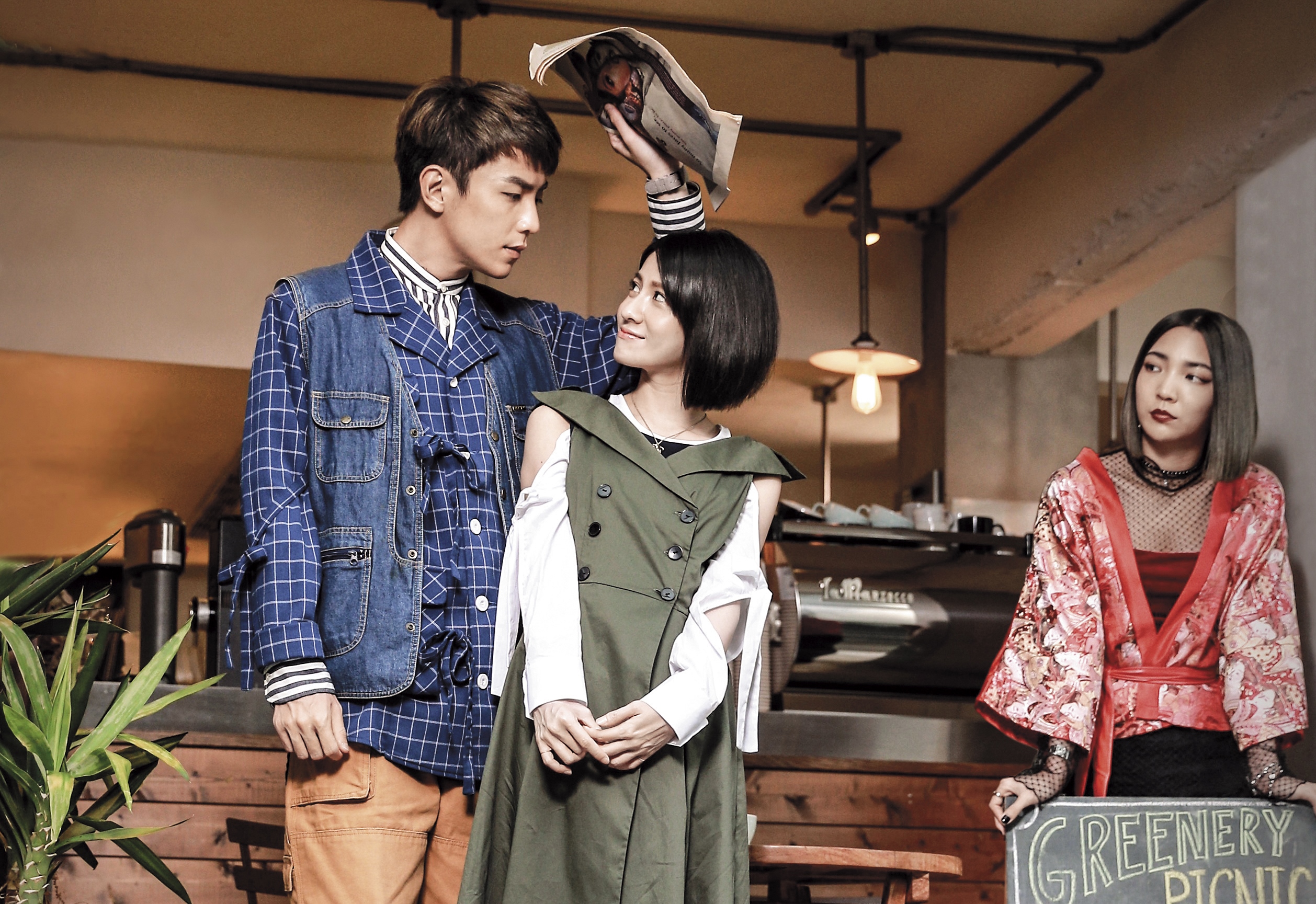 由森竣（左起）、連俞涵、高雋雅主演的《富錦街－這條街上的那些故事》，為酷瞧推出的首部原創自製戲劇。（酷瞧提供）