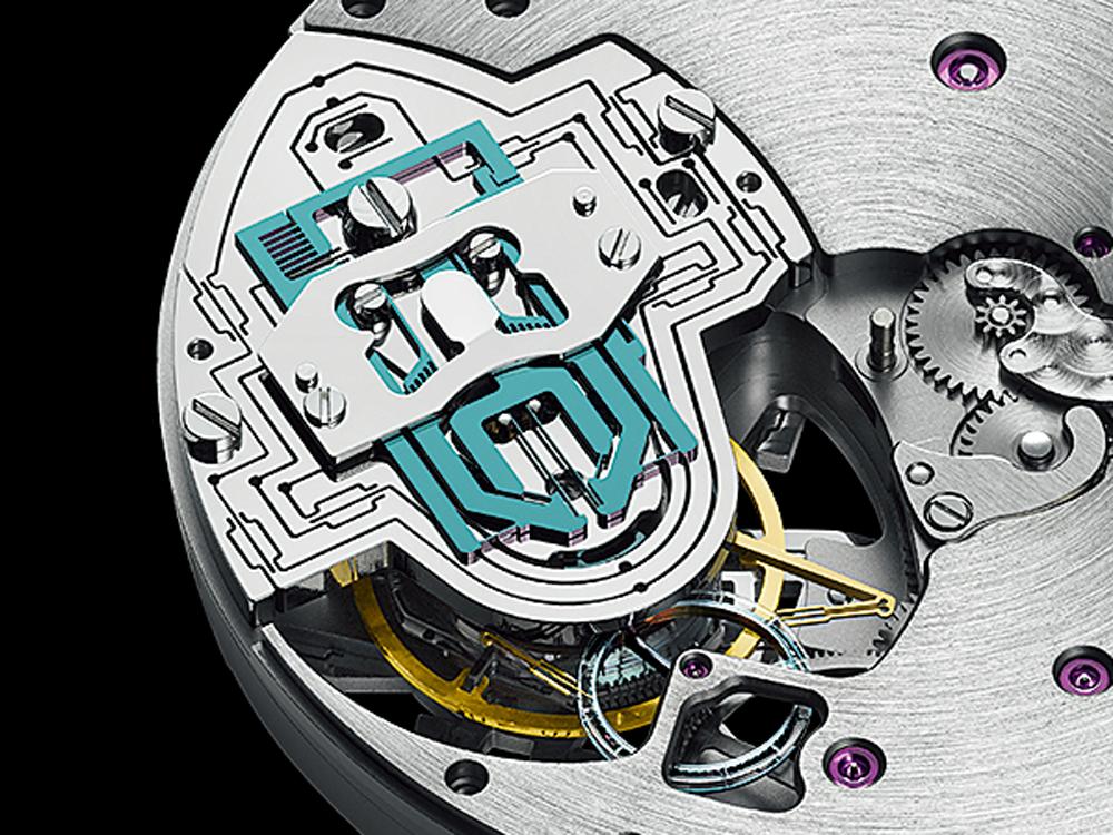 2016年由PARMIGIANI FLEURIER所發表的「Senfine」。這是一種全新的擒縱系統，其擺幅僅有16度且沒有游絲，振頻則高達115,200次/小時，最大的優勢在於僅一個普通尺寸的發條盒，就可以達到45天的動力儲存！其核心為利用半導體製程技術，所打造的複雜幾何形狀矽材質組件。