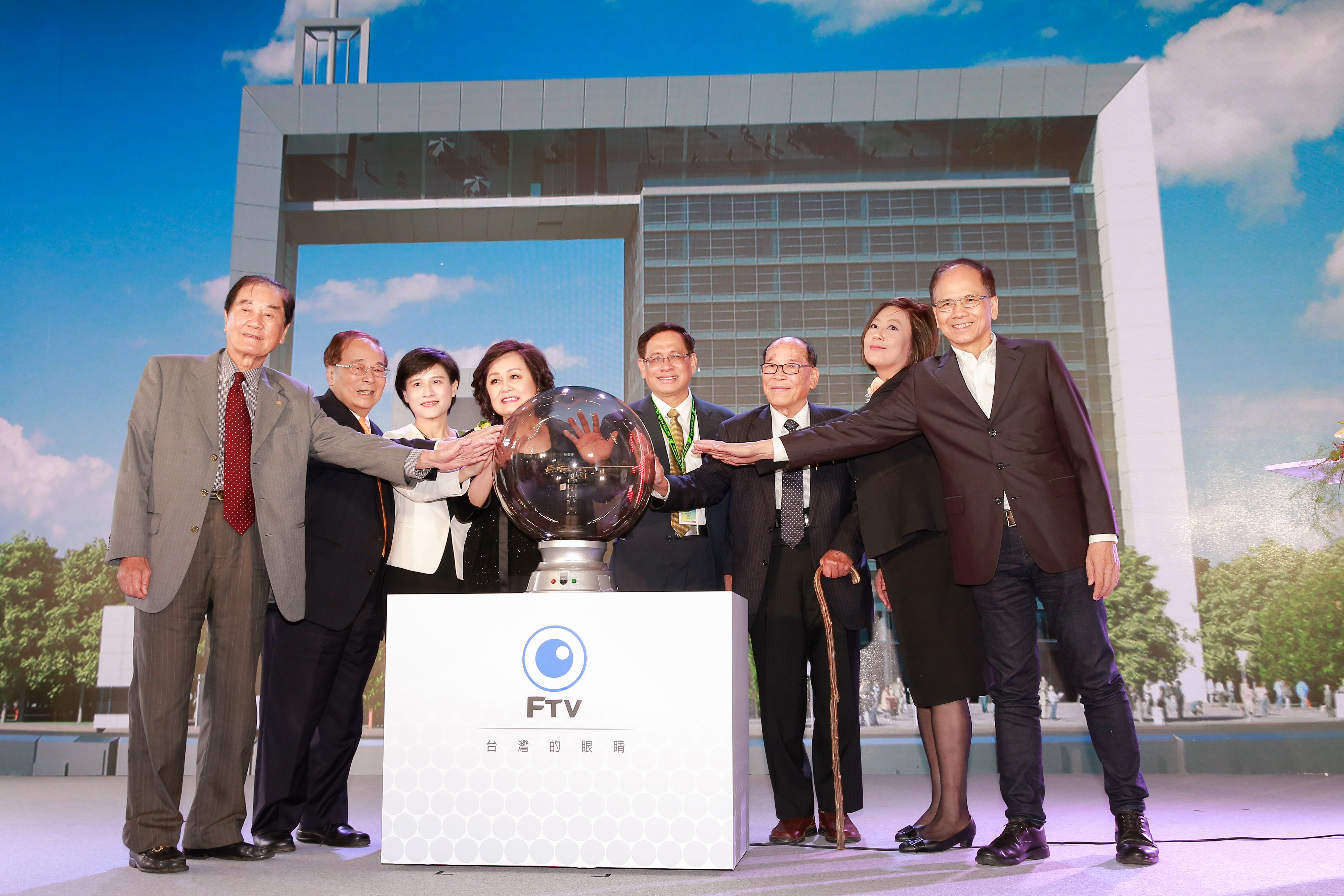 民視舉辦林口新大樓落成啟用典禮，現場邀來的都是大咖。