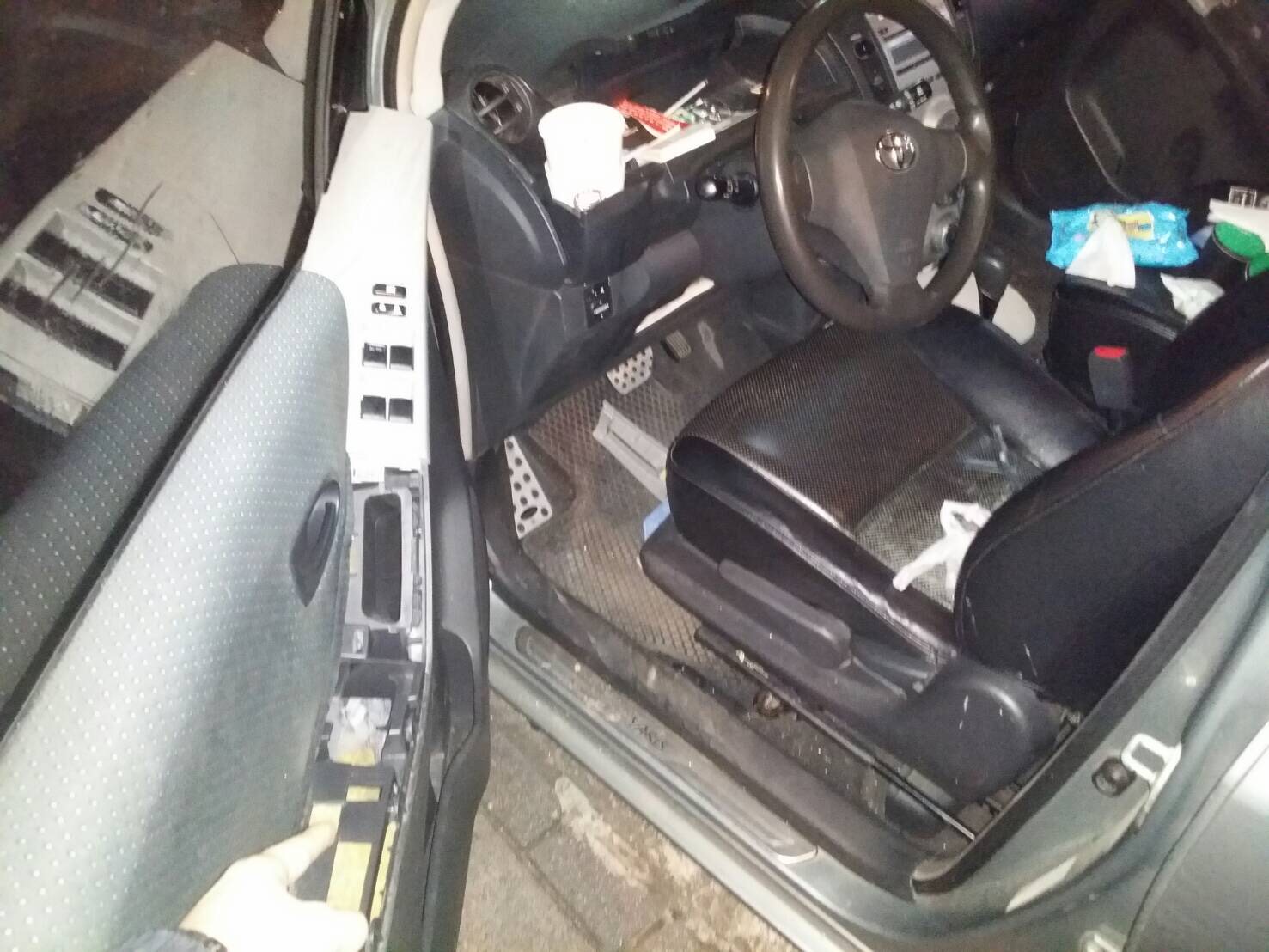 警方酒駕攔檢，意外在男子車中聞到k味，抓到毒販。