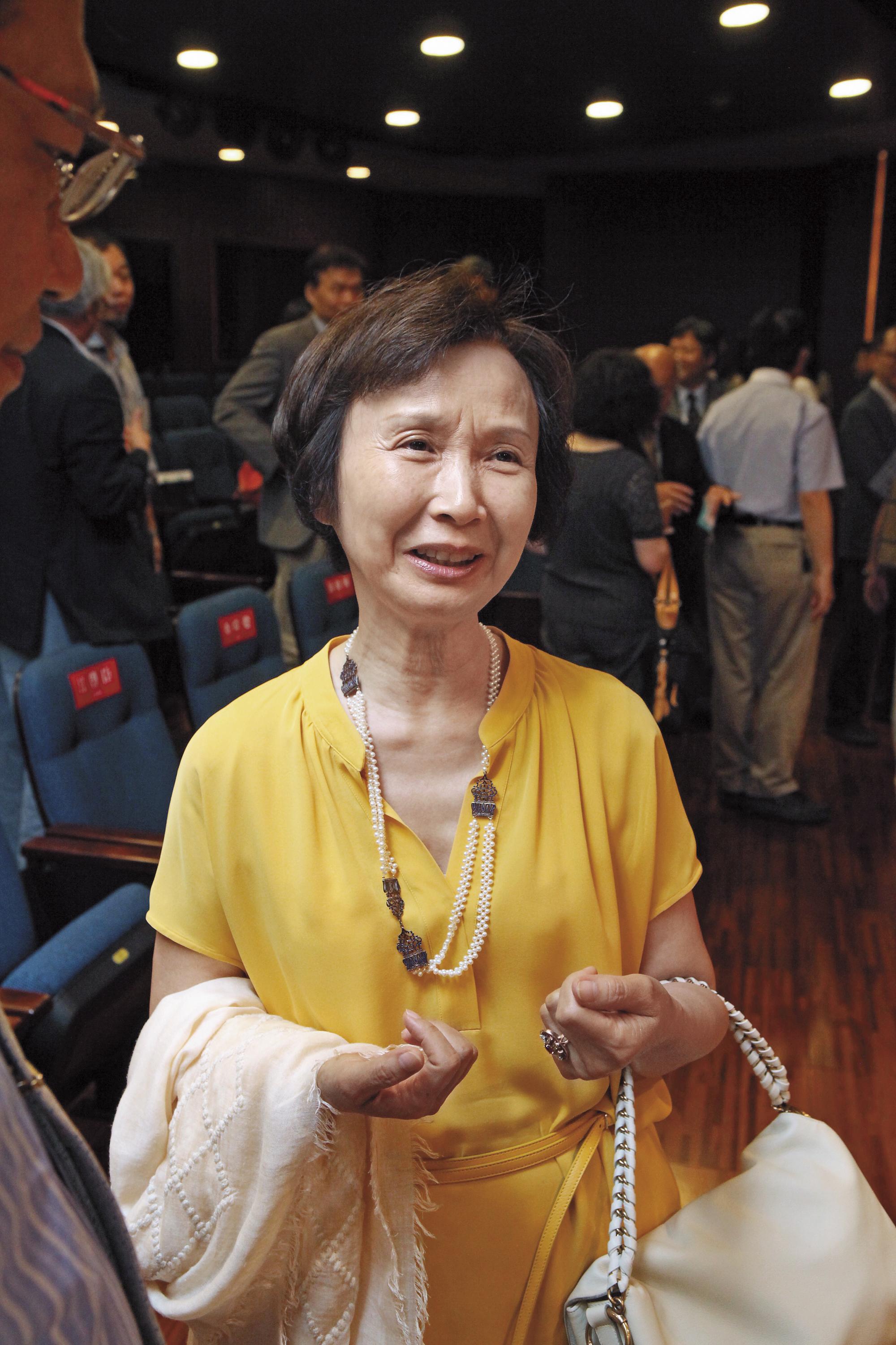 何壽川妻子張杏如曾擔任三寶集團子公司董事,並持有股權,可間接掌控1788大樓,遭檢調列為證人約談。