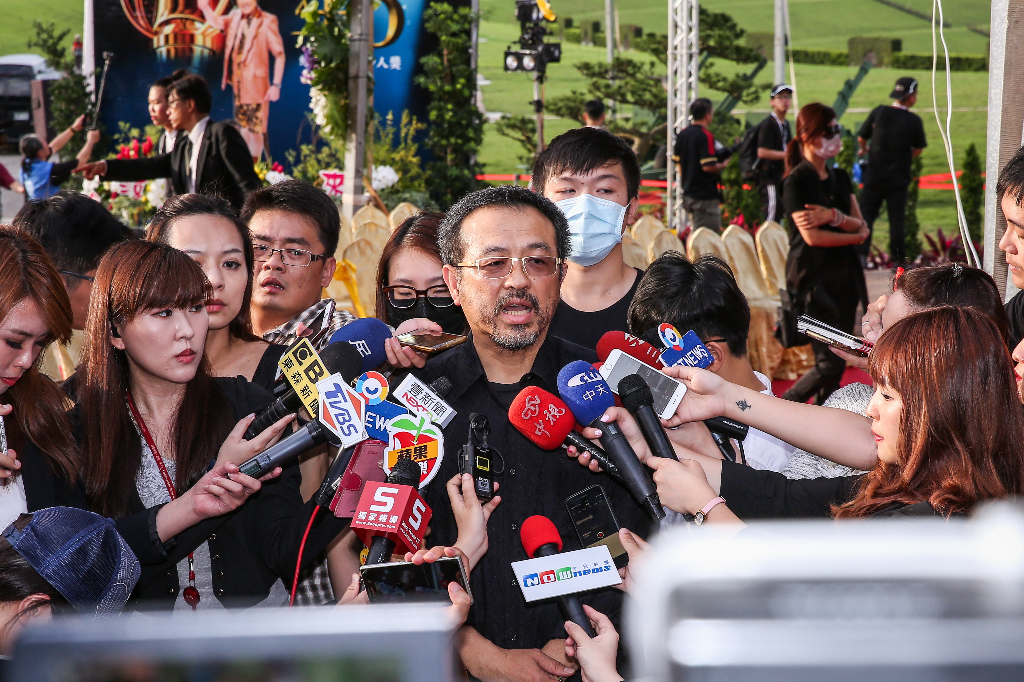 謝順福和謝金晶及謝佑昀在喪禮結束後受訪，表示一切圓滿。