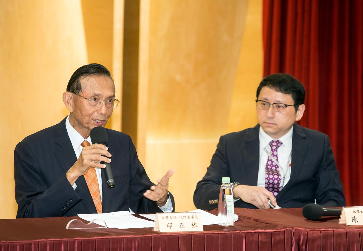 代理永豐金董座的前副閣揆邱正雄,和另一董事陳嘉賢接任永豐金董座呼聲最高。