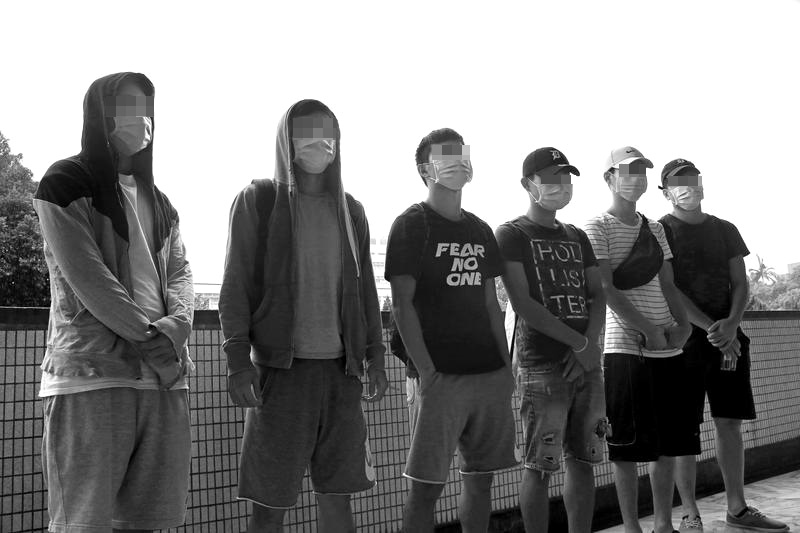 輔大學生遭同校學長以「門號換現金」方式詐騙，還沒出社會就背上巨額電信費用。