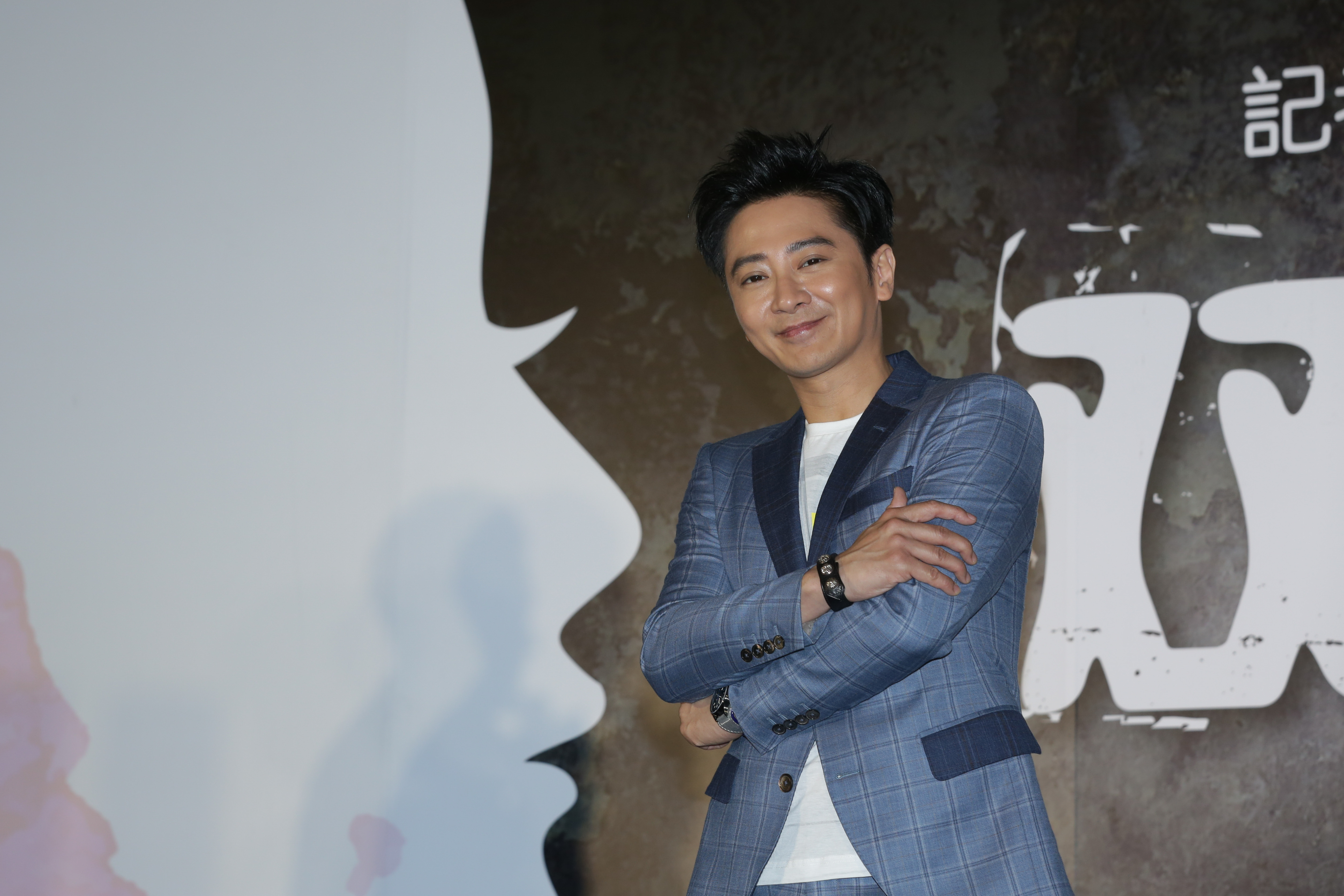 孫耀威以人夫身分首露面參加電影《双生》開機記者會，笑稱自己想「生一支足球隊」。