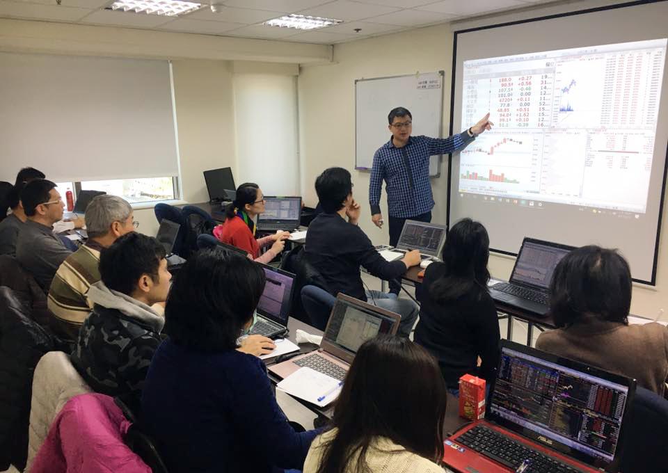 謝晨彥認為投資人一定要找出一個方法,可以重複穩定地執行。