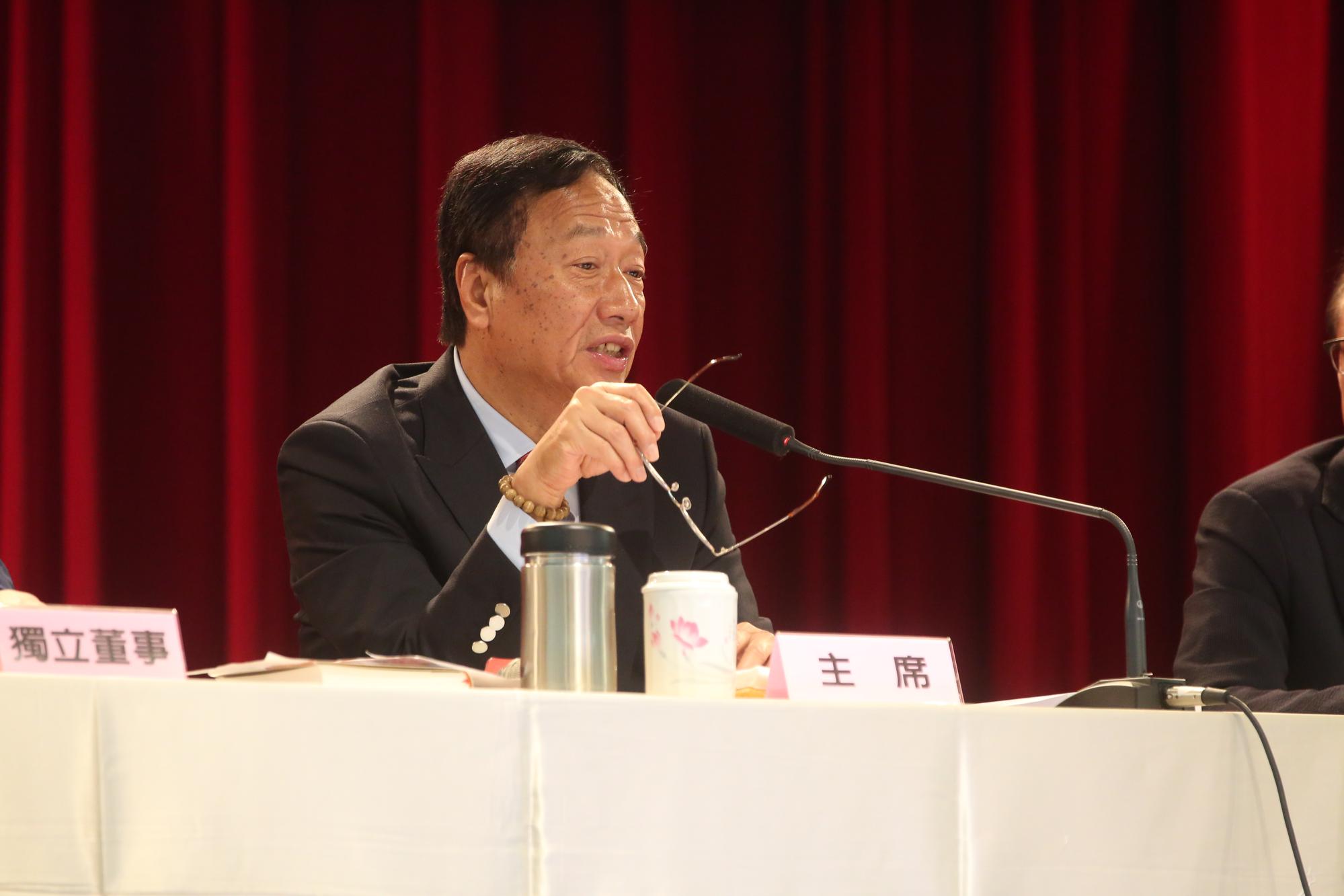 鴻海董事長郭台銘說，美國投資將擺在印度前面。