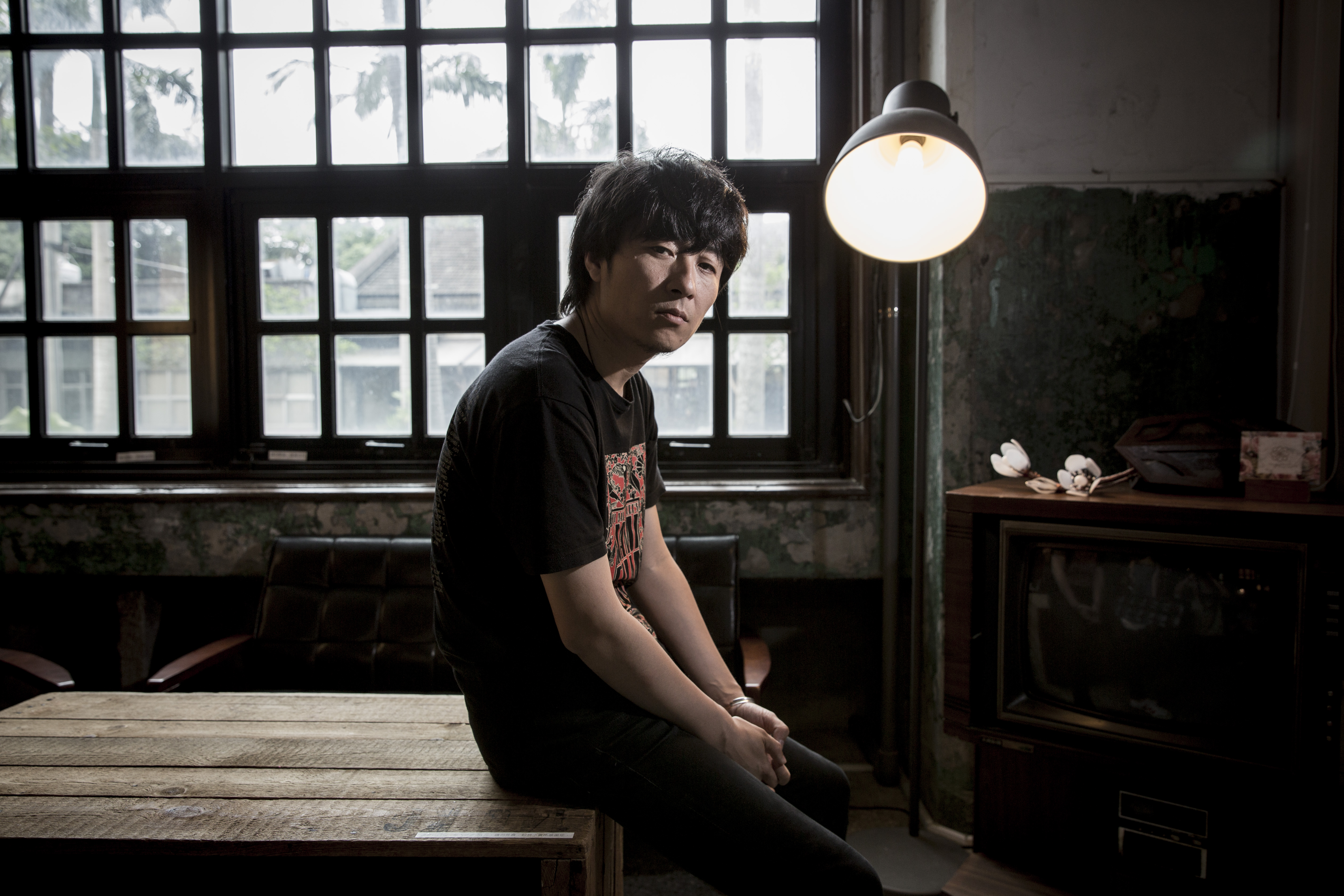 如同他的電影裡對白甚少、節奏緩慢，張大磊本身也是個話不多、慢節奏的人。