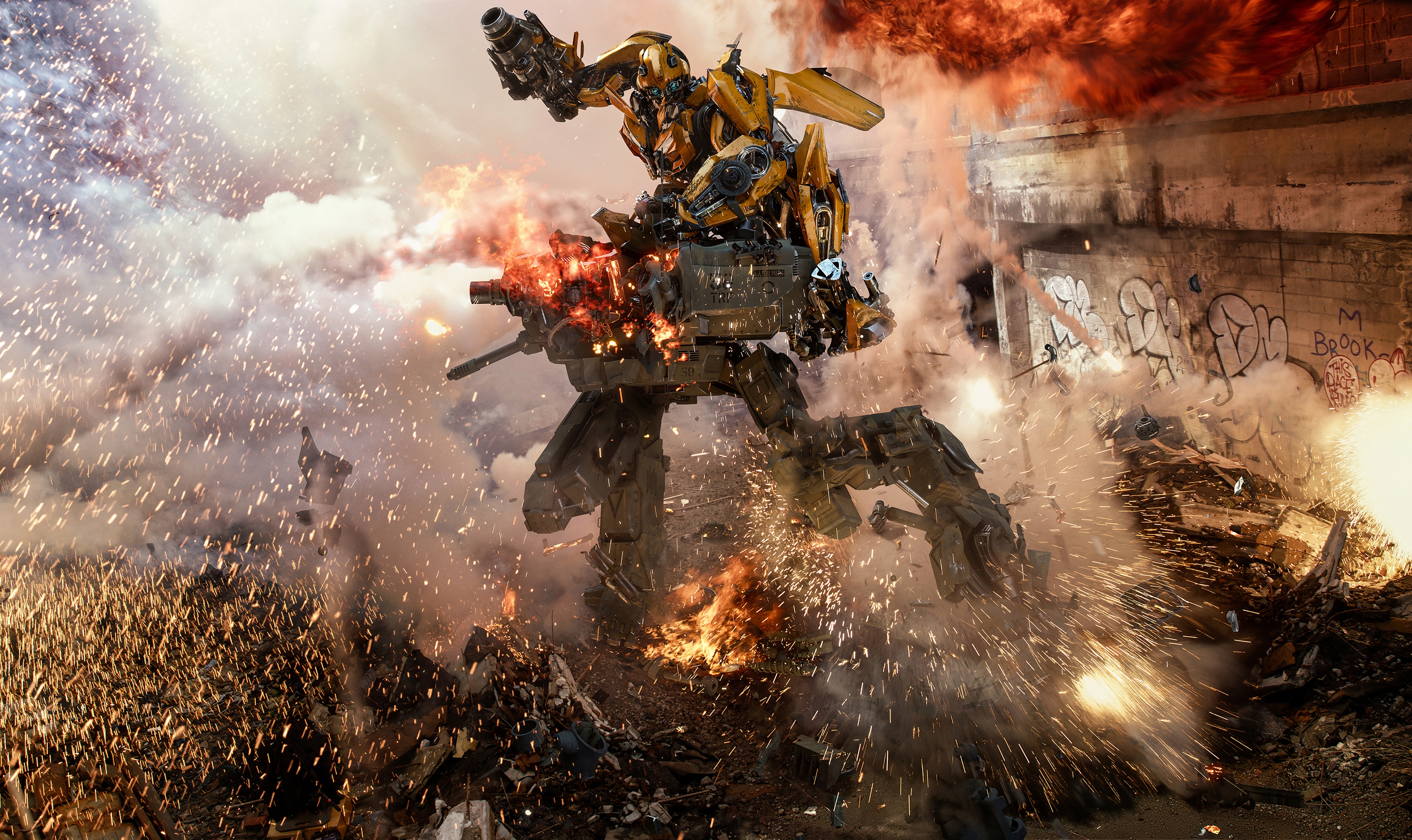 故事煞有介事卻混亂細碎，儘管末尾2場機器人大戰視覺效果華麗浩大，但對忠實粉絲而言電影本身令人失望。（網路圖片）