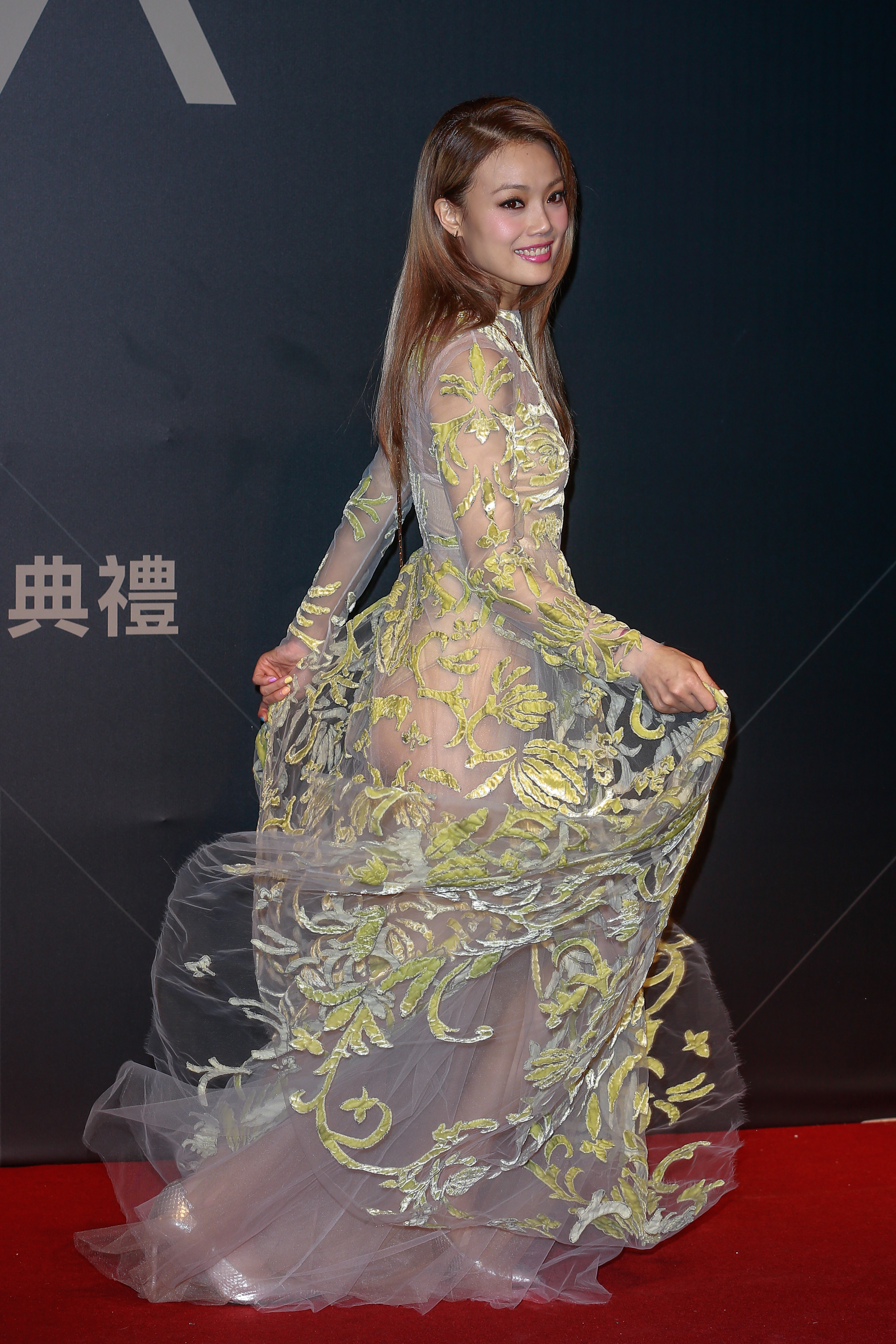 香港女星容祖兒透露這次盛裝打扮，就是想搶紅毯最美。