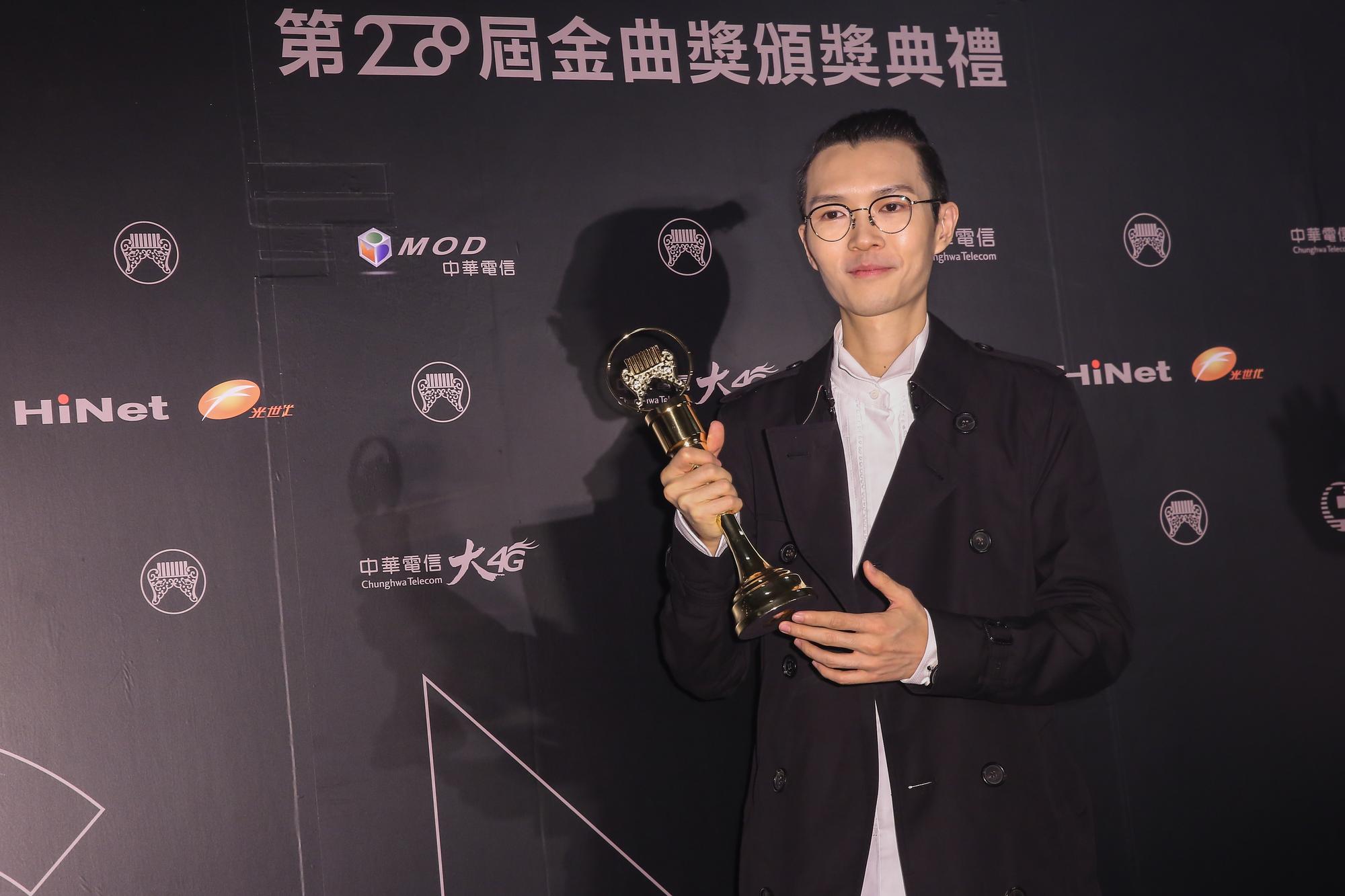 在摃龜5次後,方大同以專輯《JTW 西遊記》獲得第28屆金曲獎歌王。