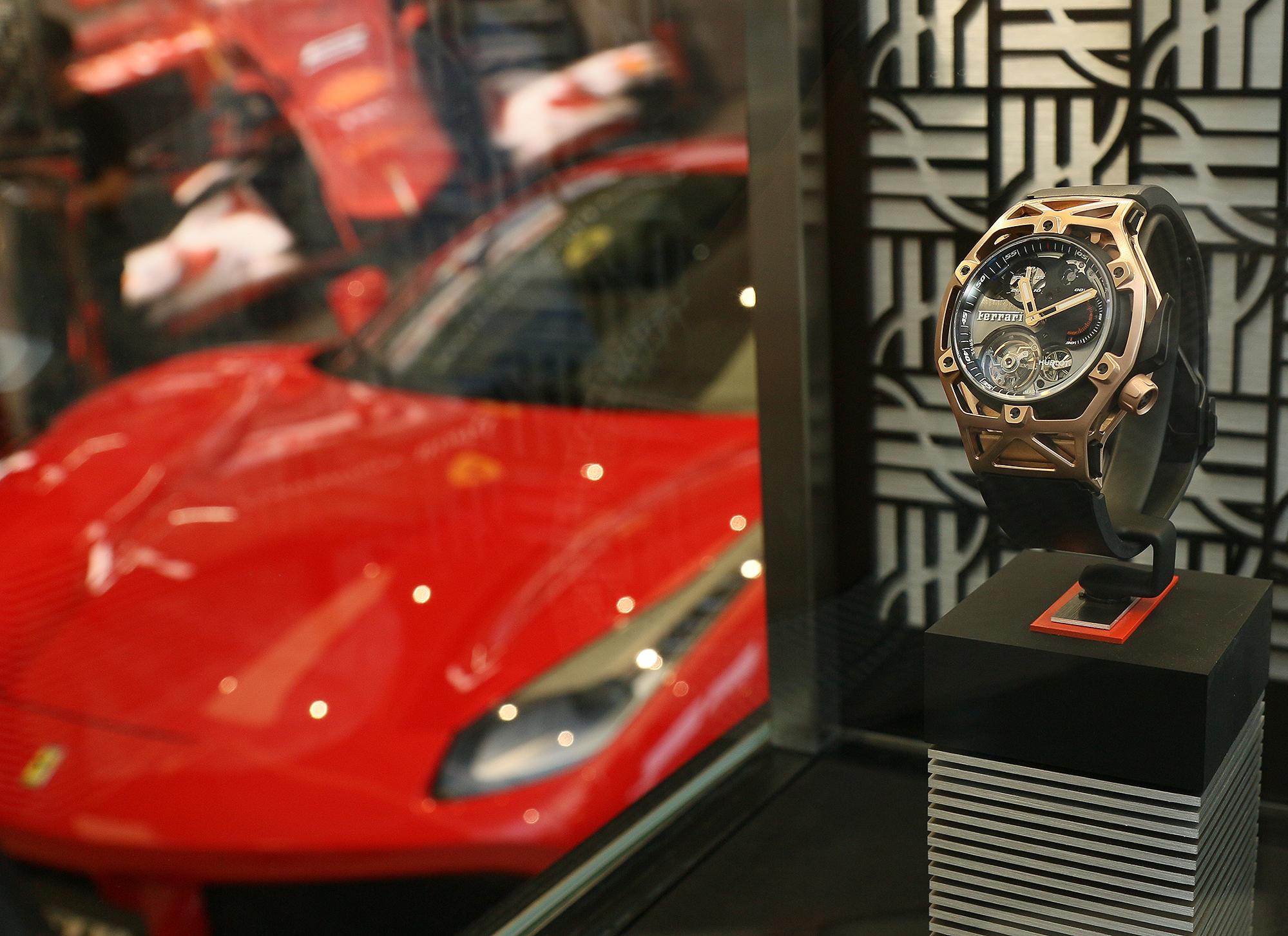HUBLOT與FERRARI至今邁向第六個年頭,而今年為了慶祝FERRARI創廠70週年,更推出一款特殊的限量腕錶。
