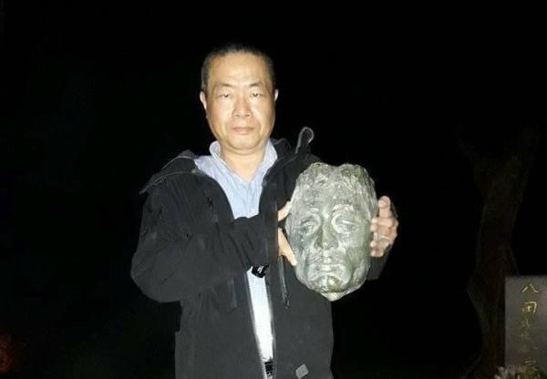 前北市議員、統促黨成員李承龍斬首八田與一銅像遭起訴,但頭部迄今下落不明。