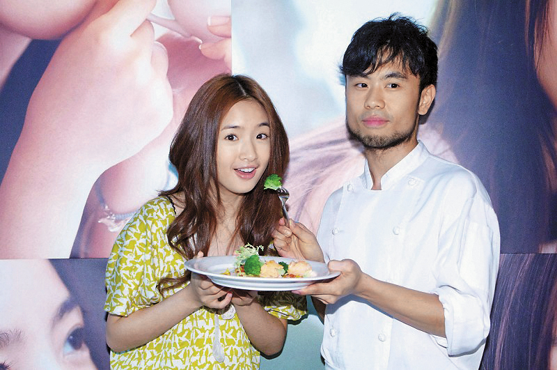 林依晨跟弟弟林聖維感情超好，弟弟今年也要結婚了，林依晨把娘家的房間清空，讓弟弟及弟媳住。（艾迴提供）