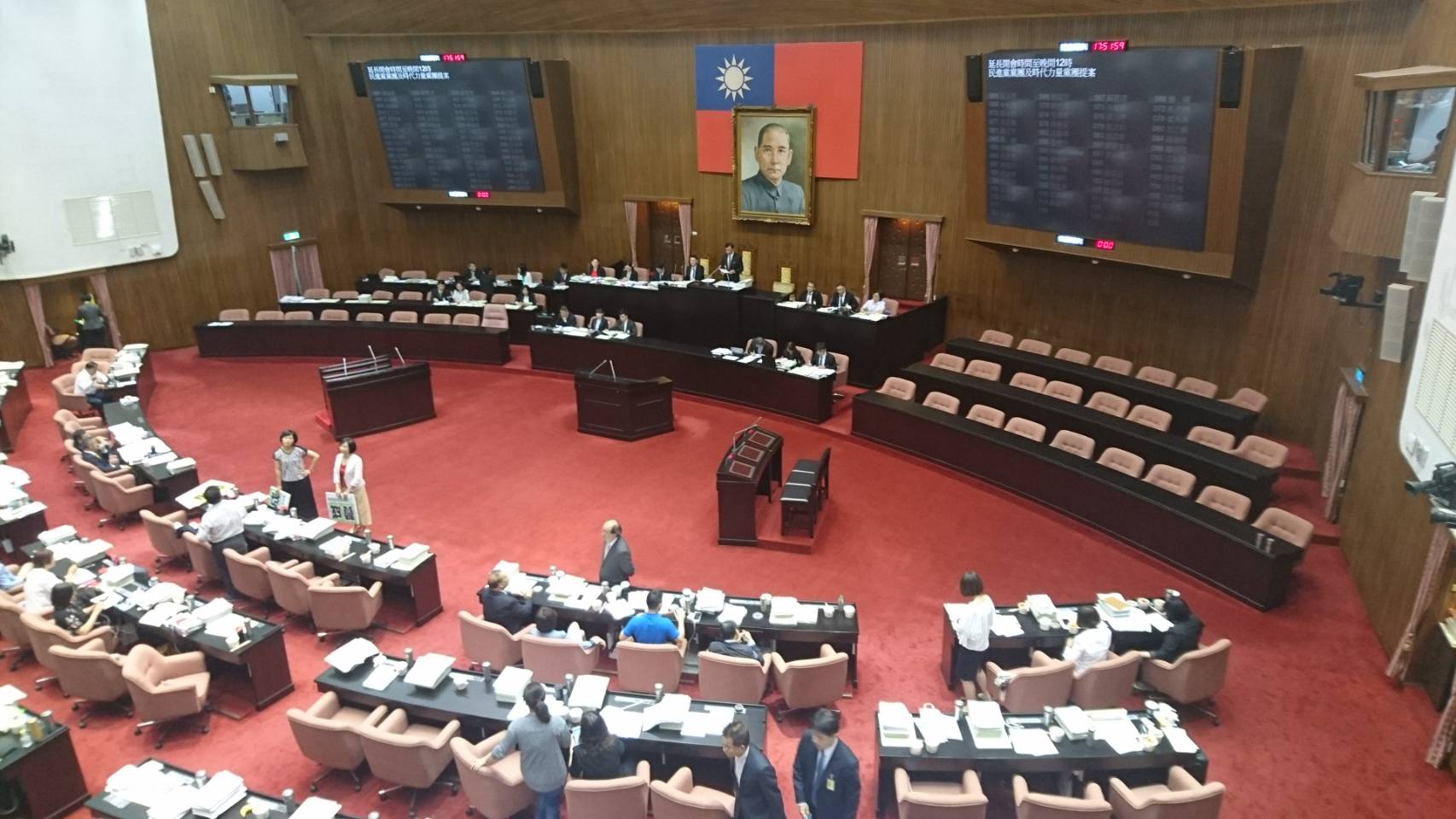 立法院臨時會今繼續審查年金改革法案