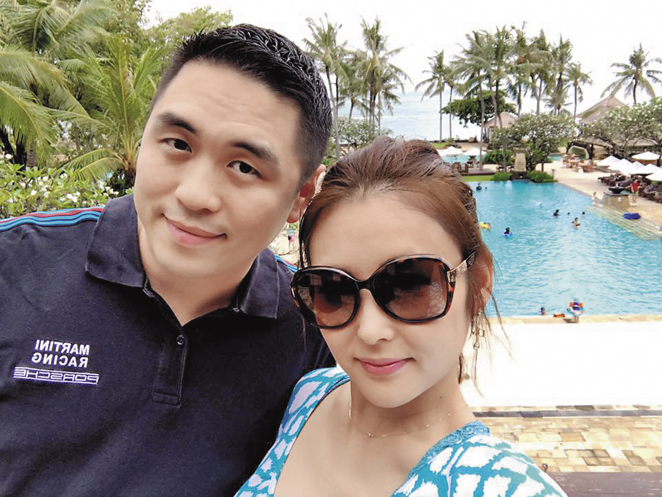 2016年麻衣和王泉仁到峇里島玩，還大秀恩愛。（翻攝自麻衣臉書）