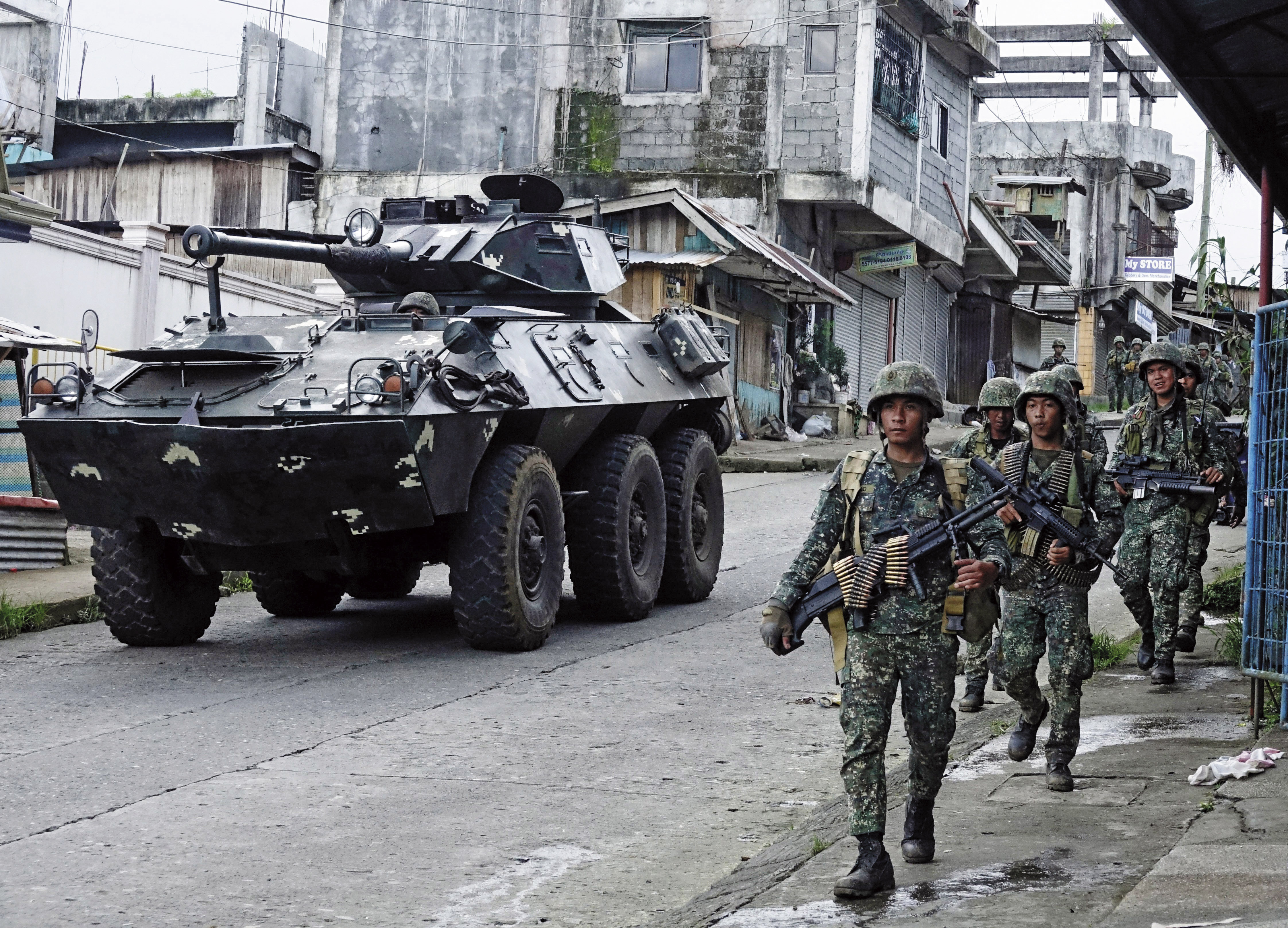 菲律賓南部民答那峨島因有回教叛軍及IS作亂，杜特蒂5月宣布民答那峨島戒嚴2個月。（東方IC）