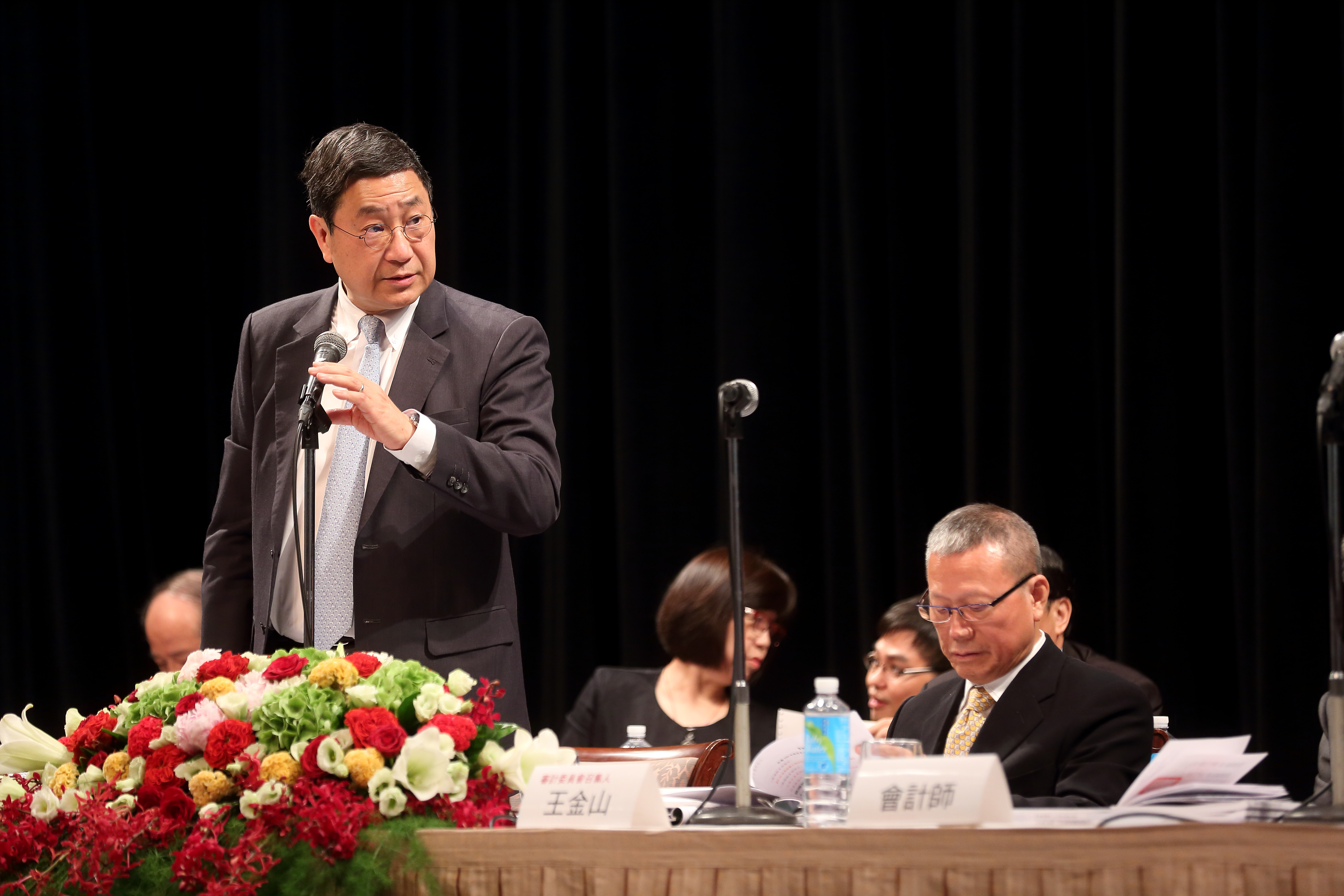 張安平（左一）認為，過去一段時間，工商界跟社會的溝通不夠，造成一些誤解，工業跟環保之間不應對立。