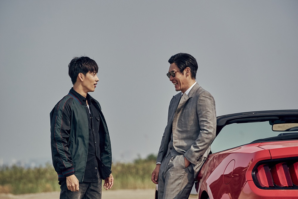 《不汗黨：地下秩序》找來薛耿求（左）、任時完詮釋看似義氣卻充滿猜疑的兄弟情。