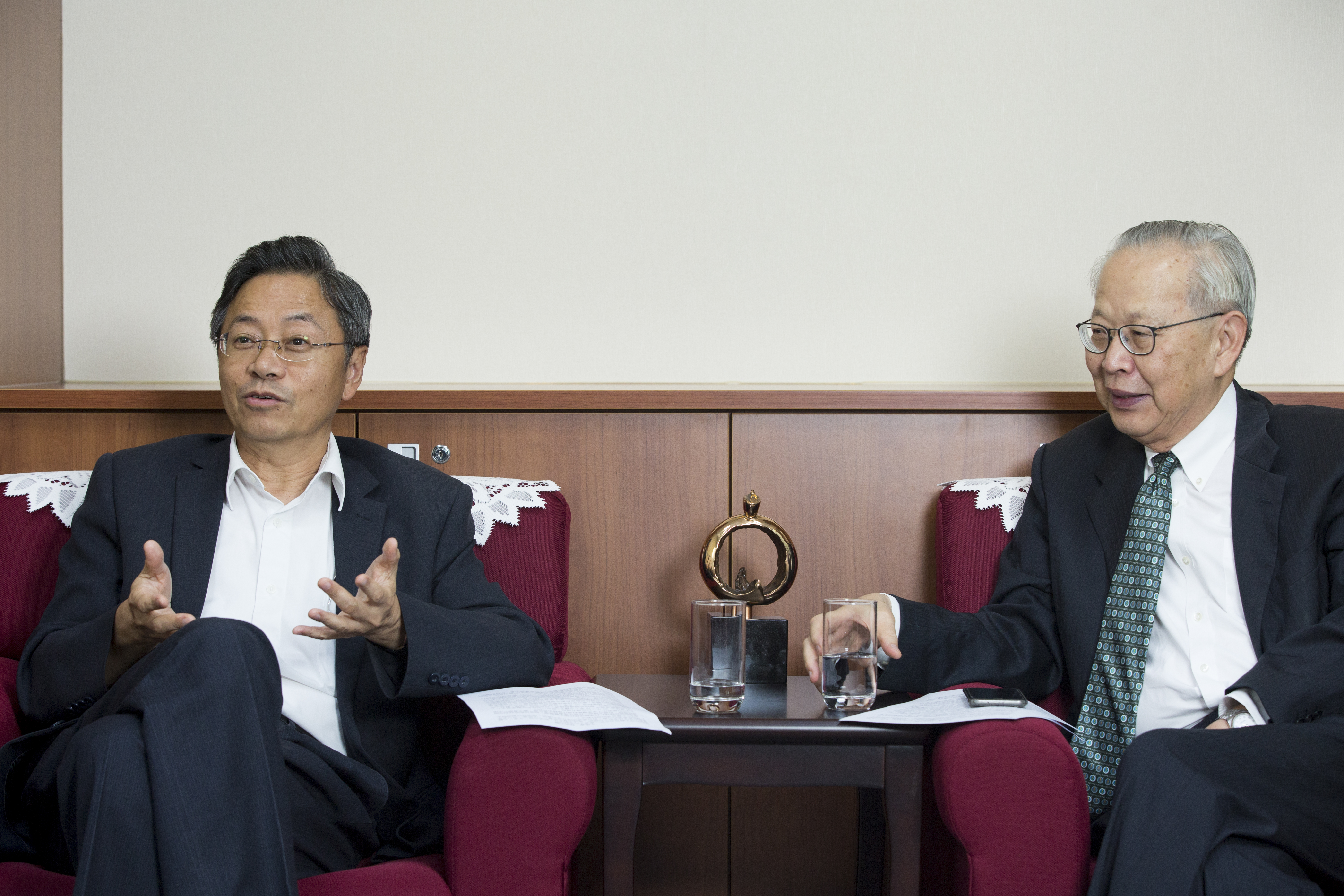 張善政和張文昌都認為台灣生技產業一直在進步，只是進步沒有外界想像中這麼快，但只要給時間，一定是明日之星。