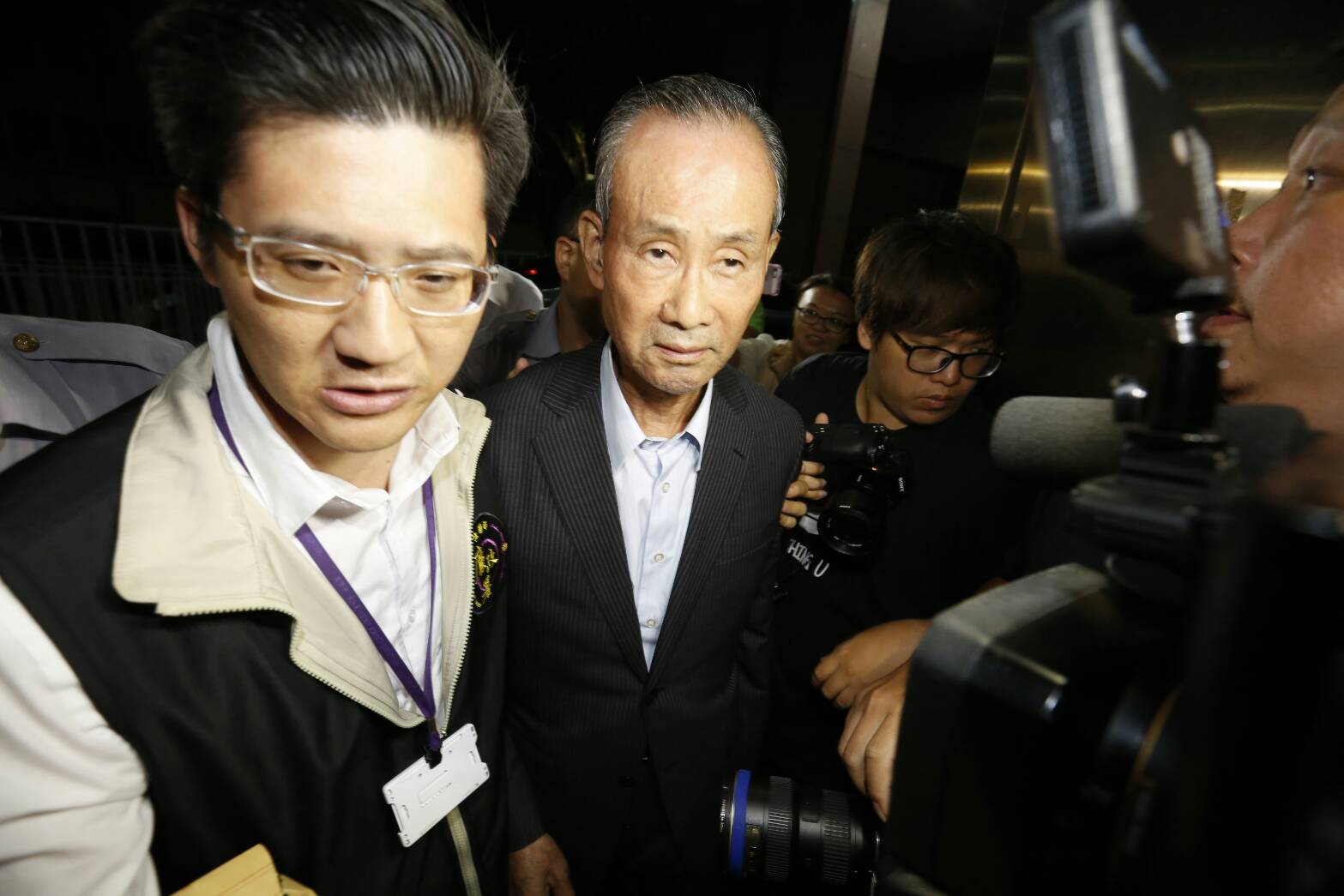 遠雄集團董事長趙藤雄，涉嫌浮報顧問費涉及掏空，遭廉政署移送北檢漏夜偵訊中。