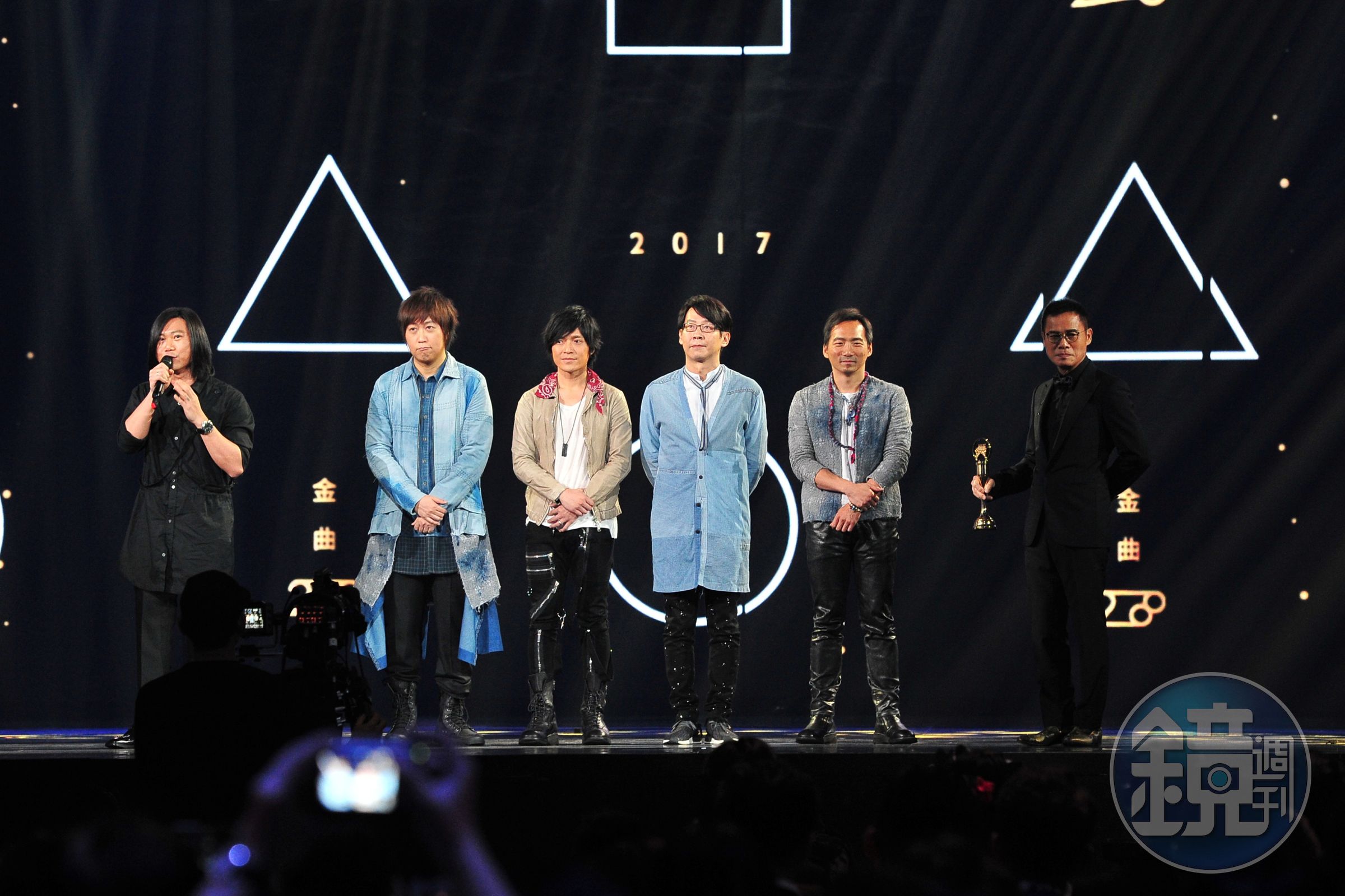 五月天絕不只「正面」而已，而是有本事讓人各取所需。